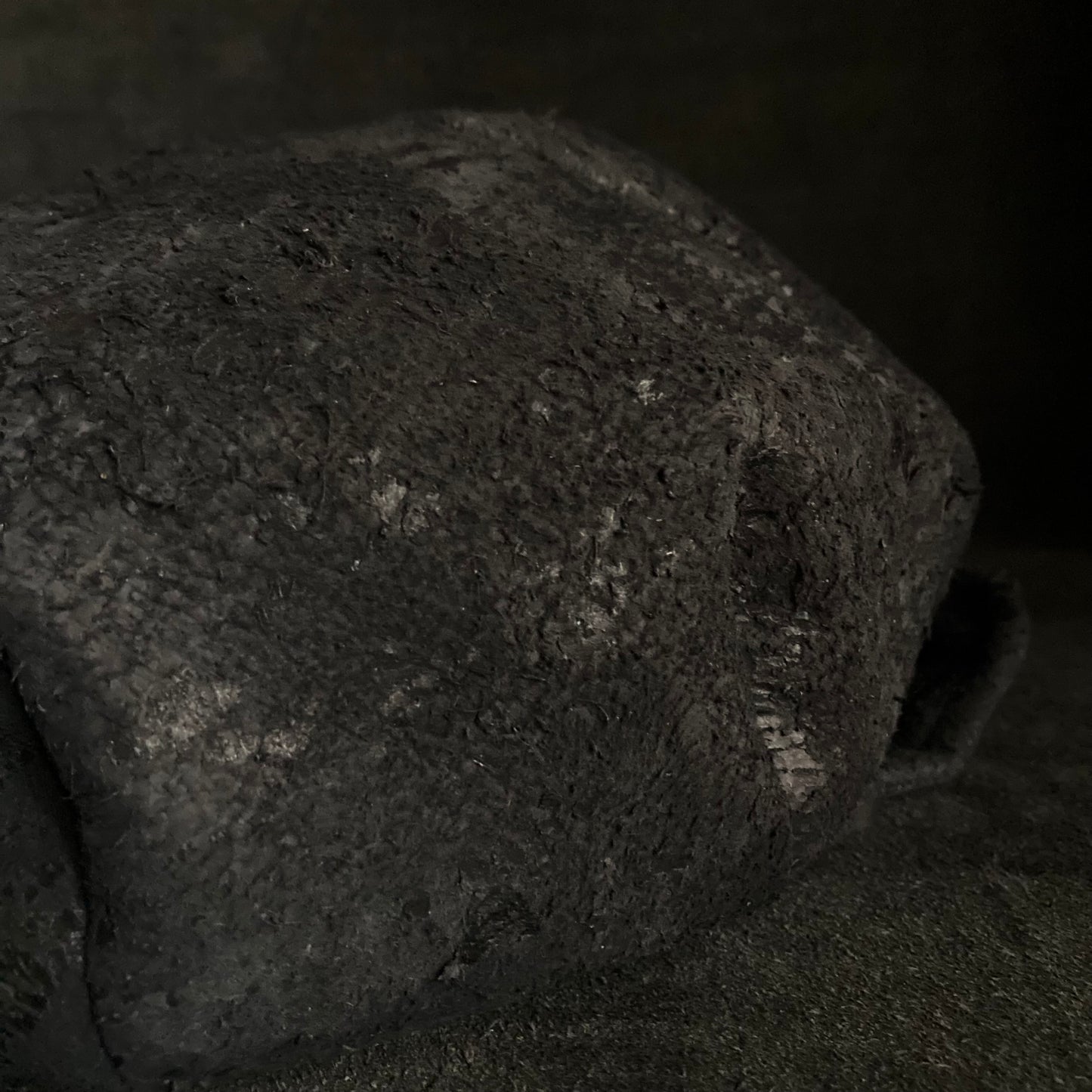 Scrape black leather casquette