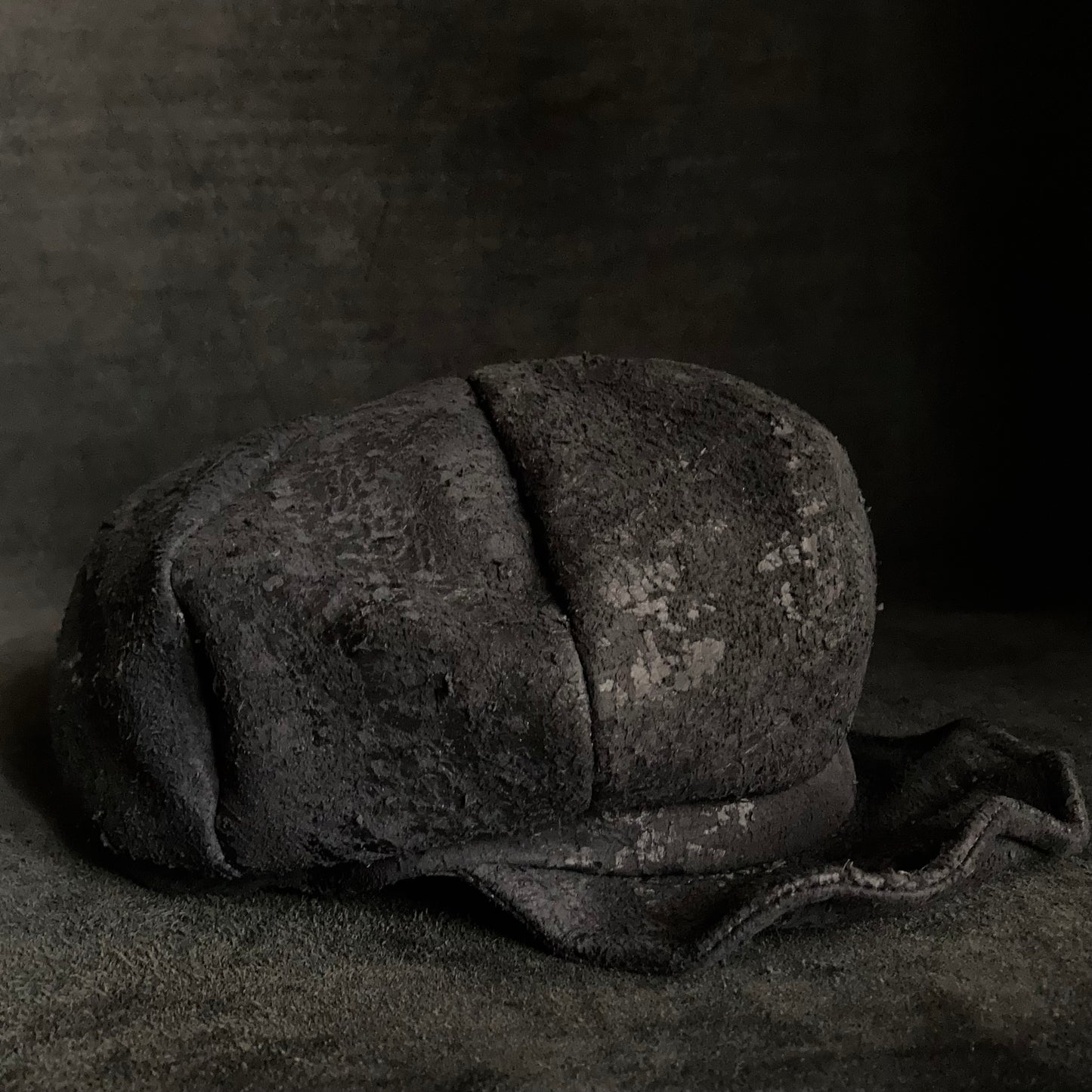 Scrape black leather casquette