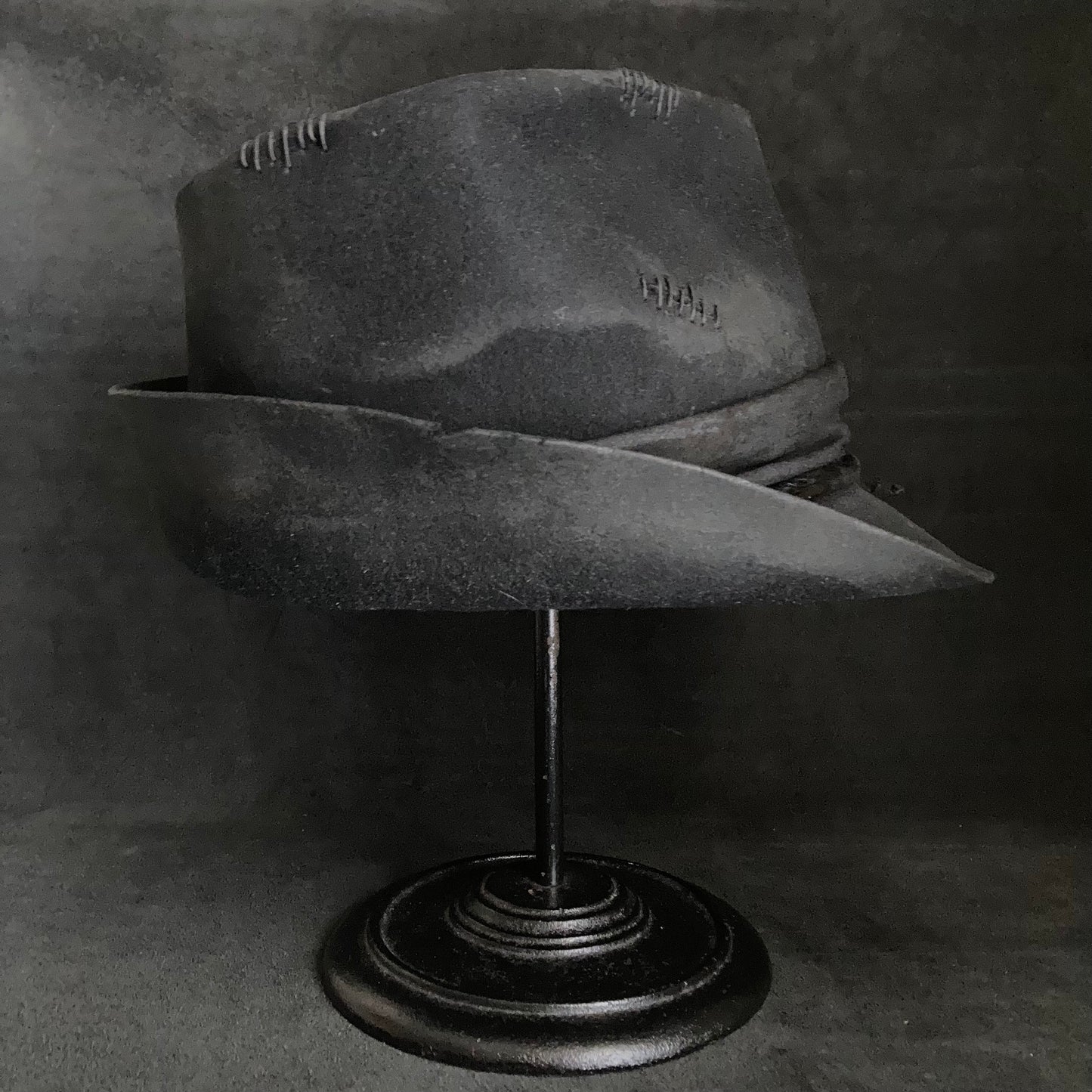 Crow hight back hat