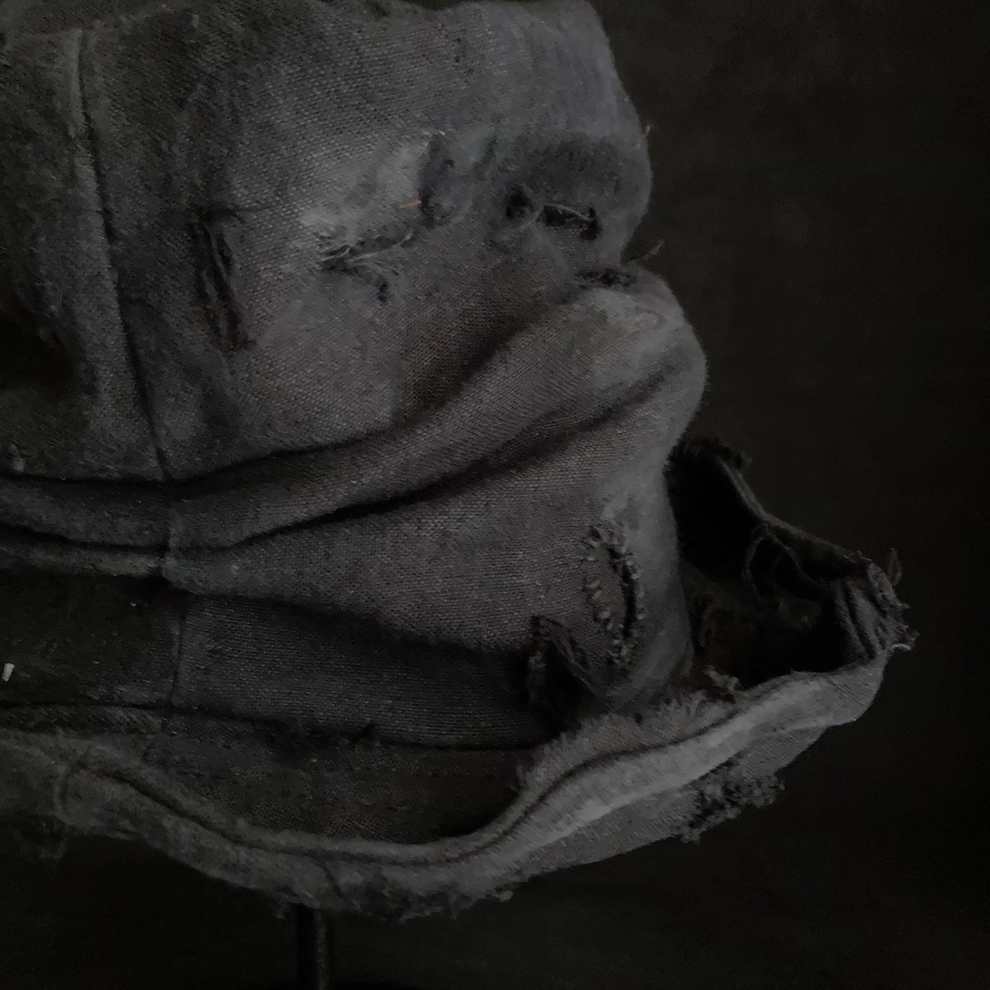 Black linen damage turn bucket hat