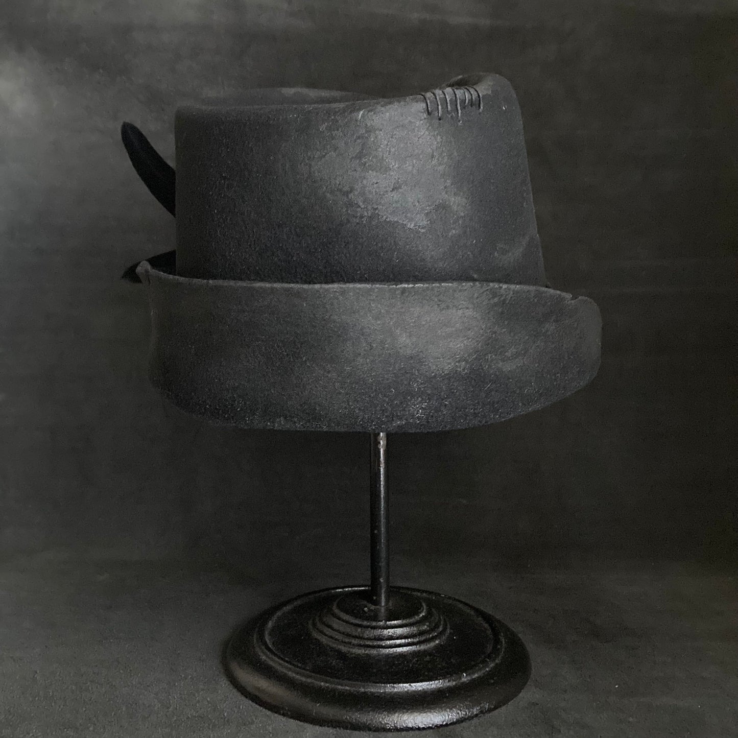 Crow hight back hat