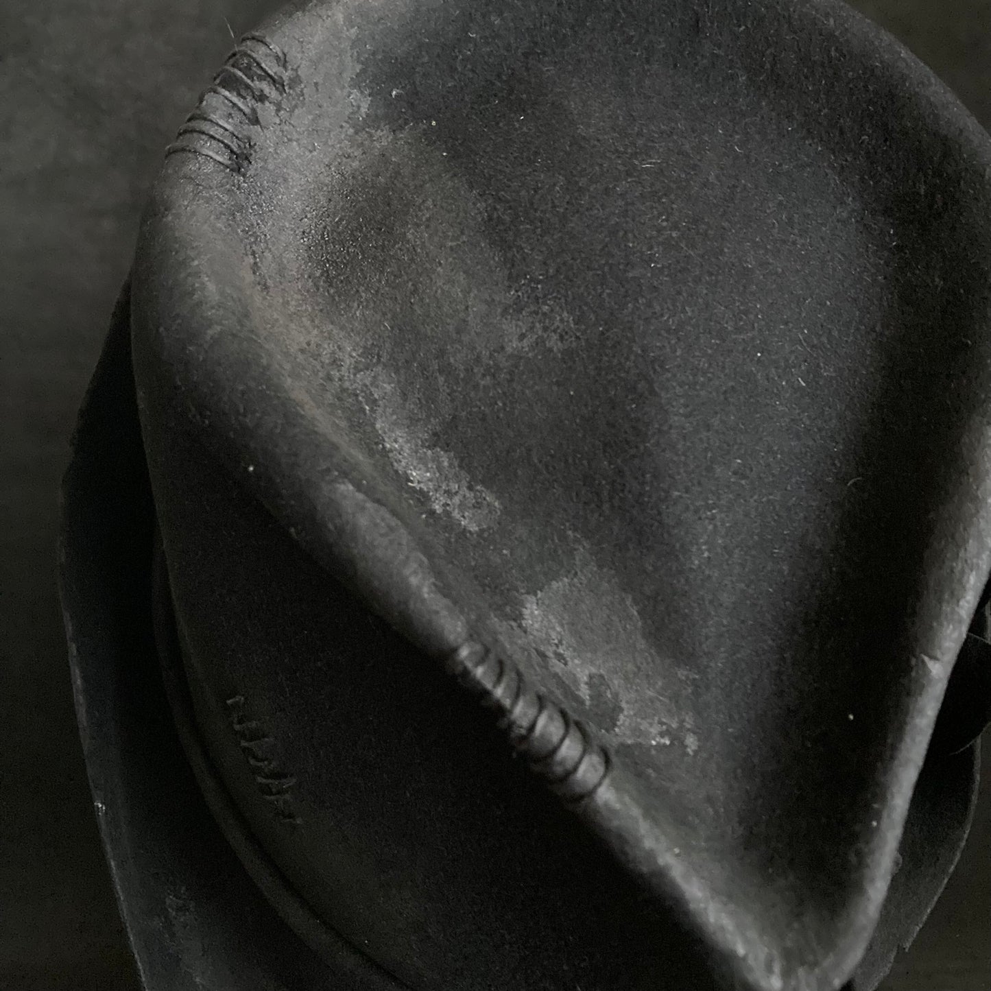 Crow hight back hat