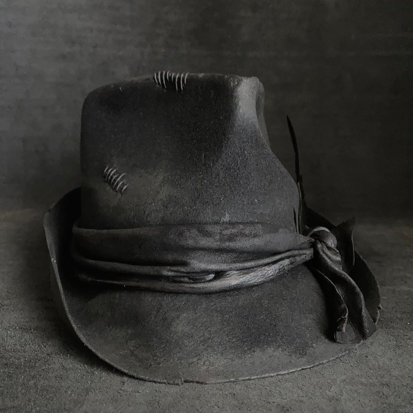 Crow hight back hat