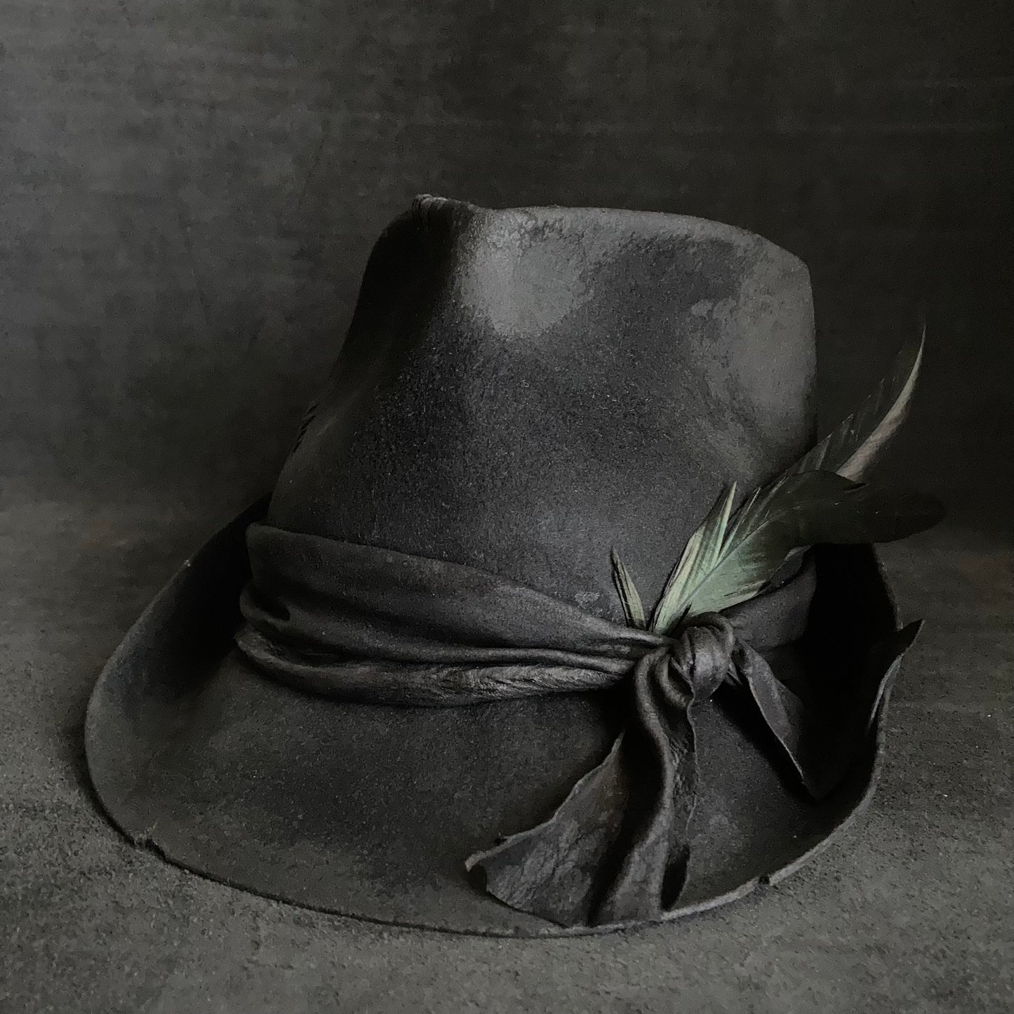 Crow hight back hat