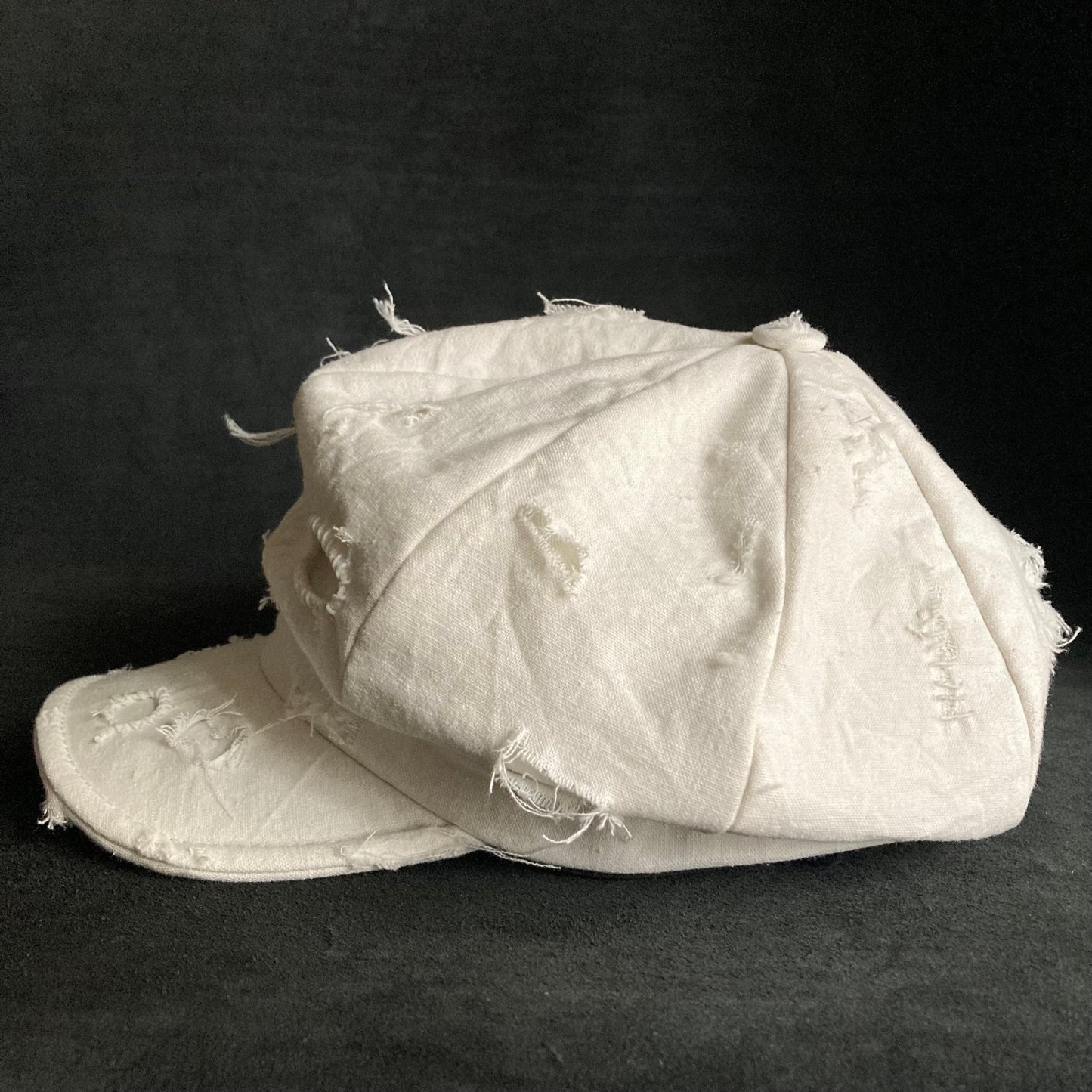 Clear white damage fabric casquette (brim core)