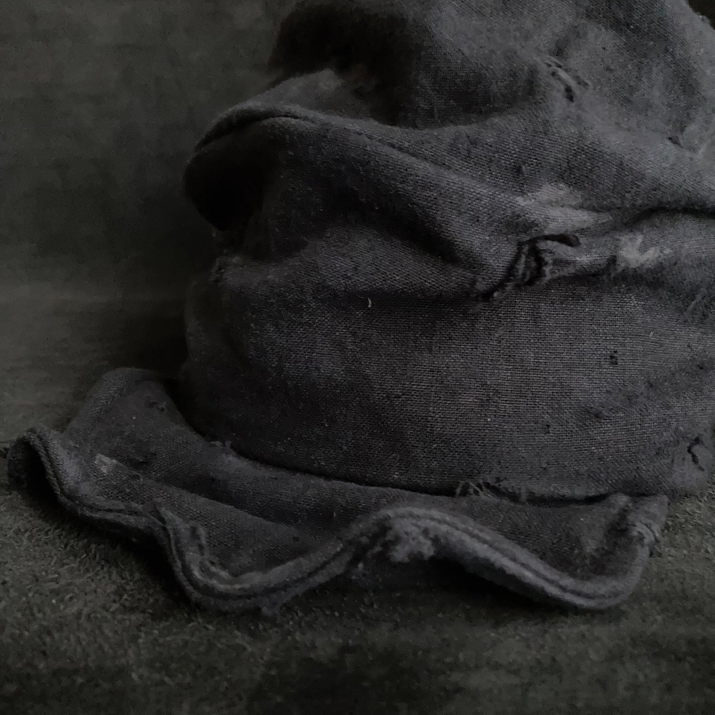 Black linen damage turn cap