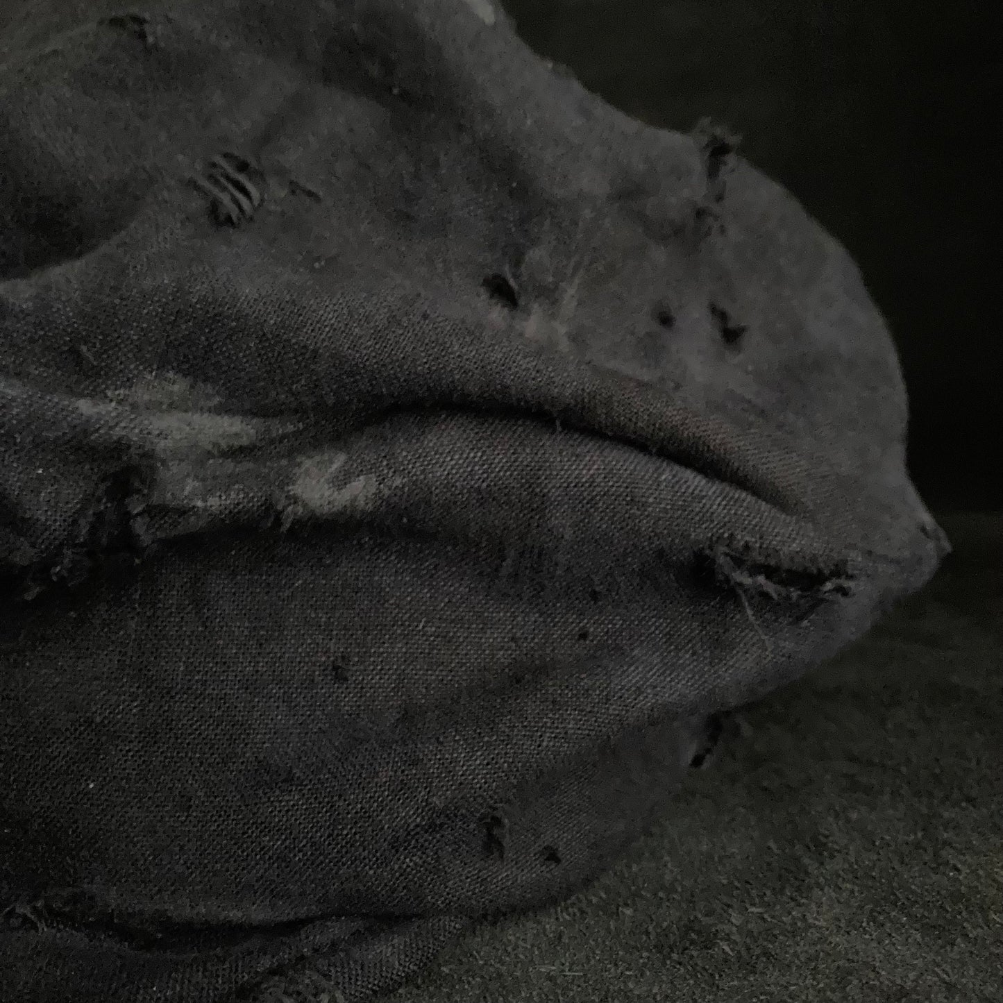 Black linen damage turn cap