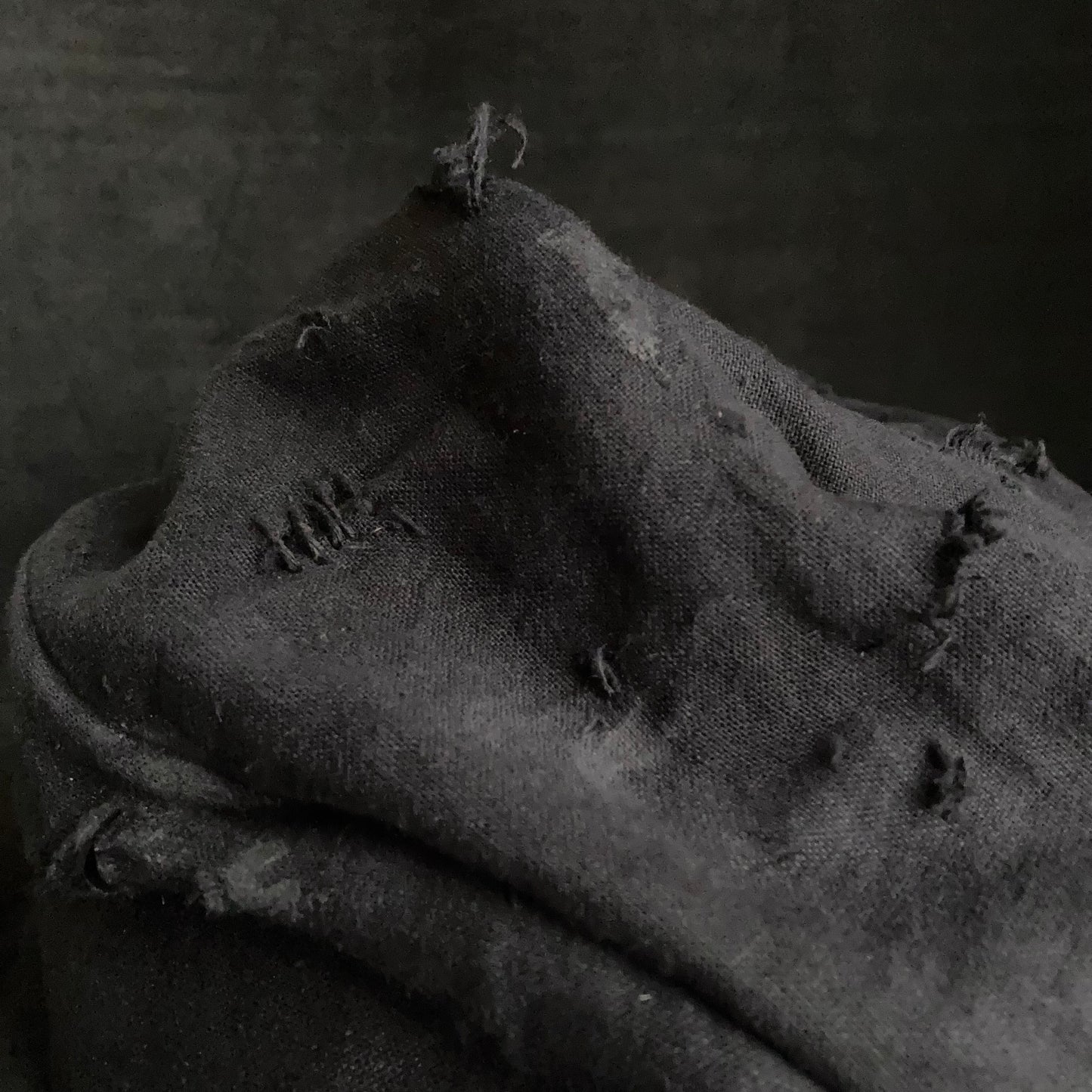 Black linen damage turn cap