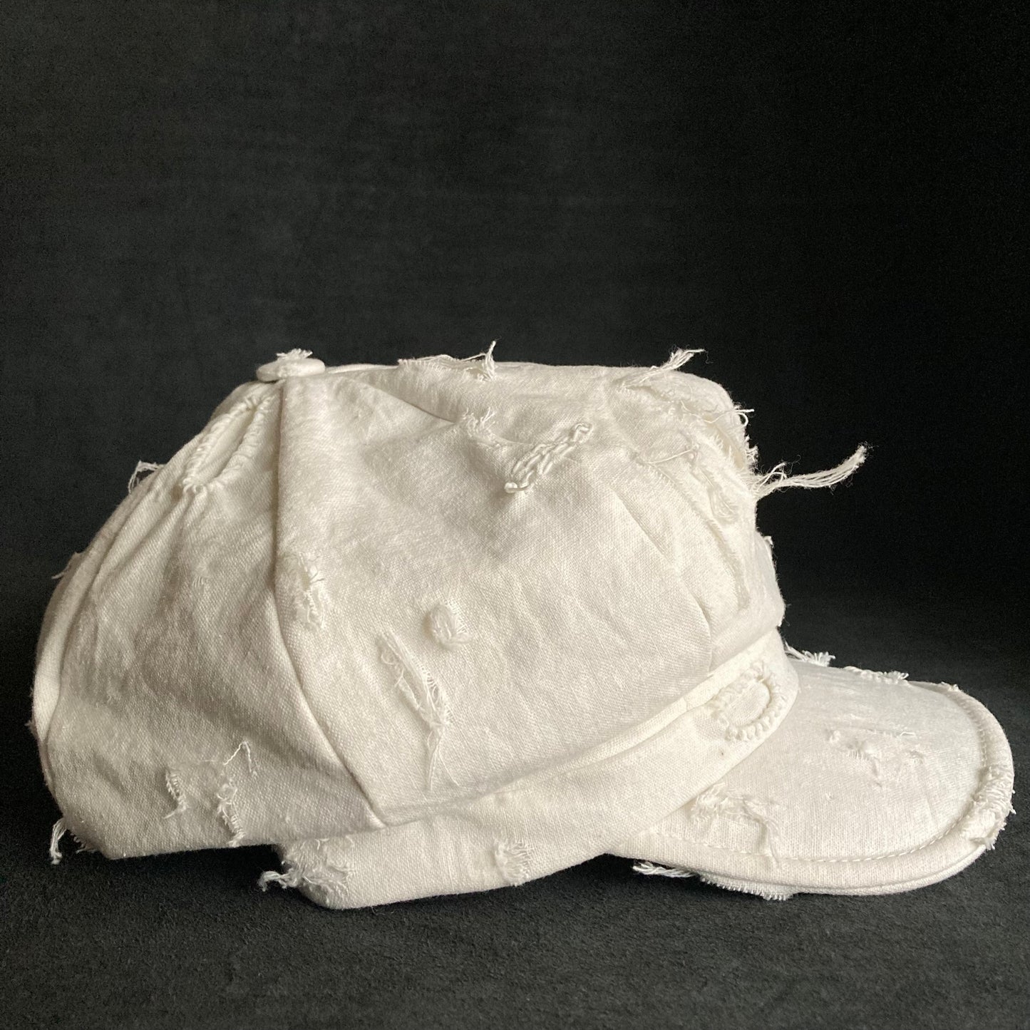 Clear white damage fabric casquette (brim core)