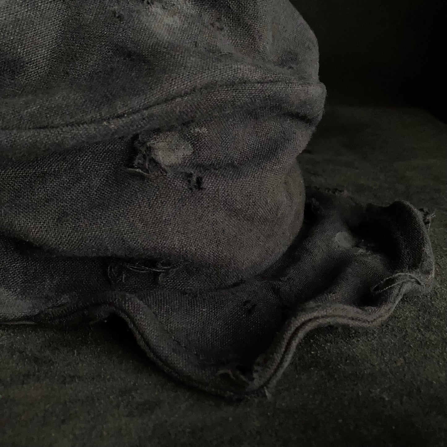 Black linen damage turn cap