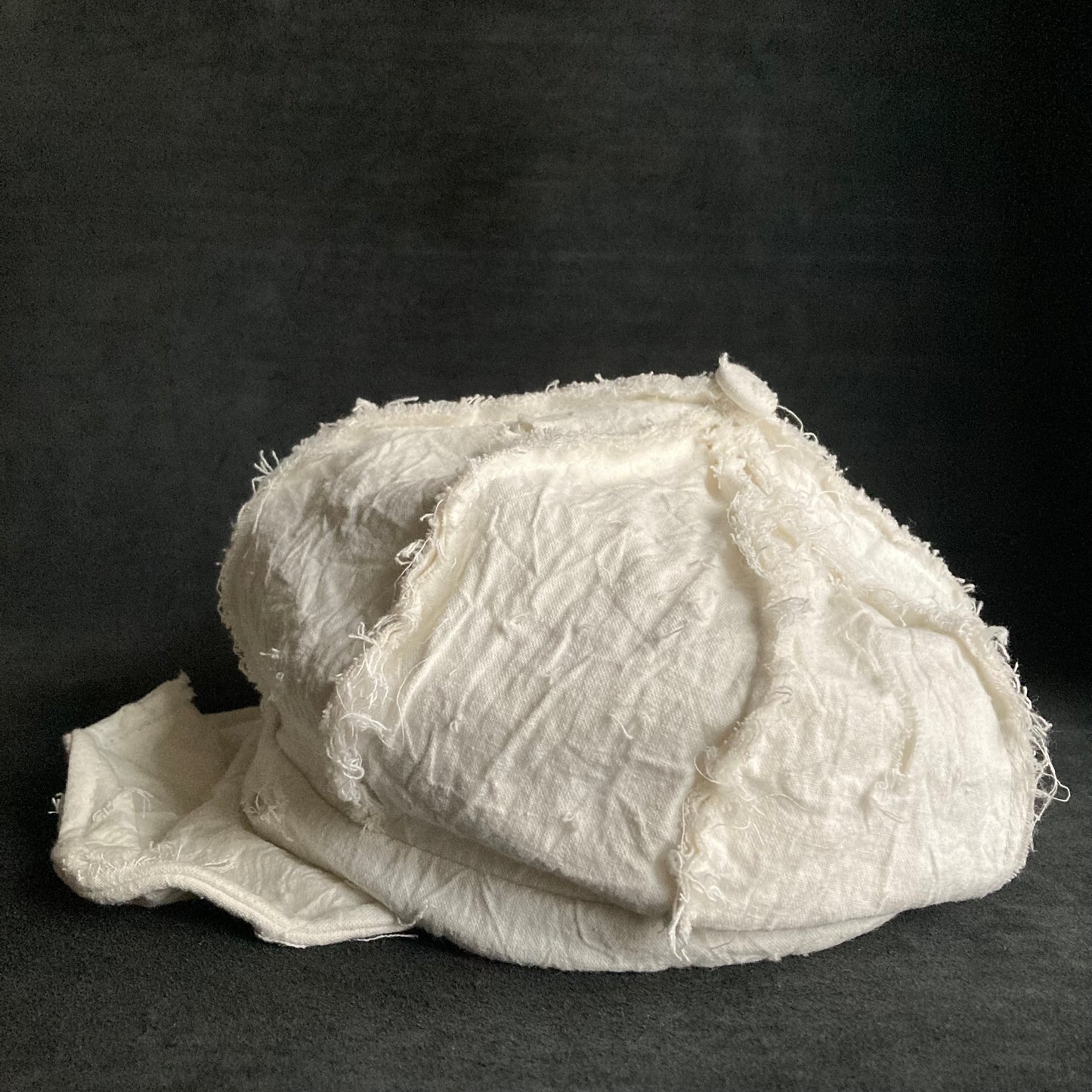 Wrinkled cotton linen white casquette