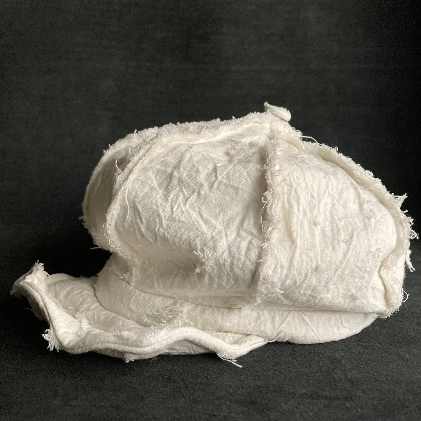 Wrinkled cotton linen white casquette