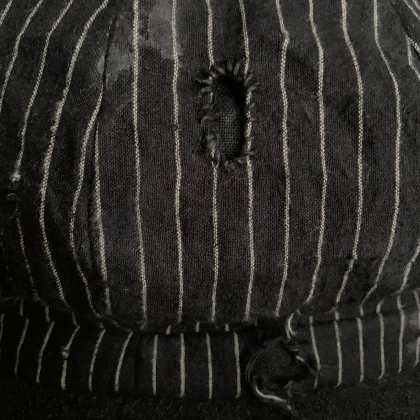 Yarn-dyed stripe damage casquette