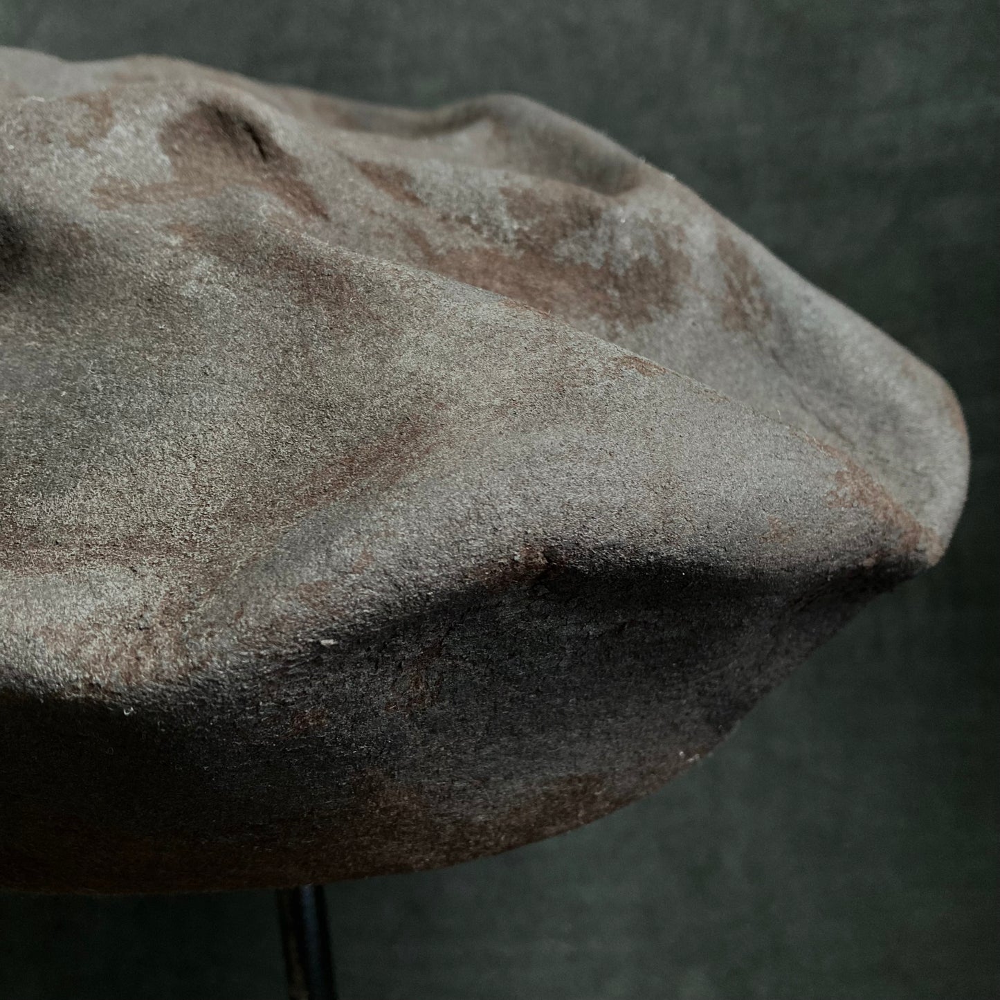 Wrinkled burnt rock beret