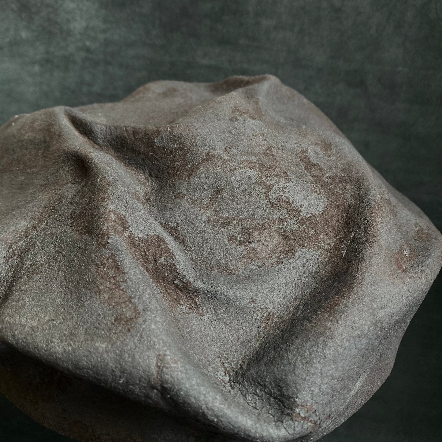 Wrinkled burnt rock beret