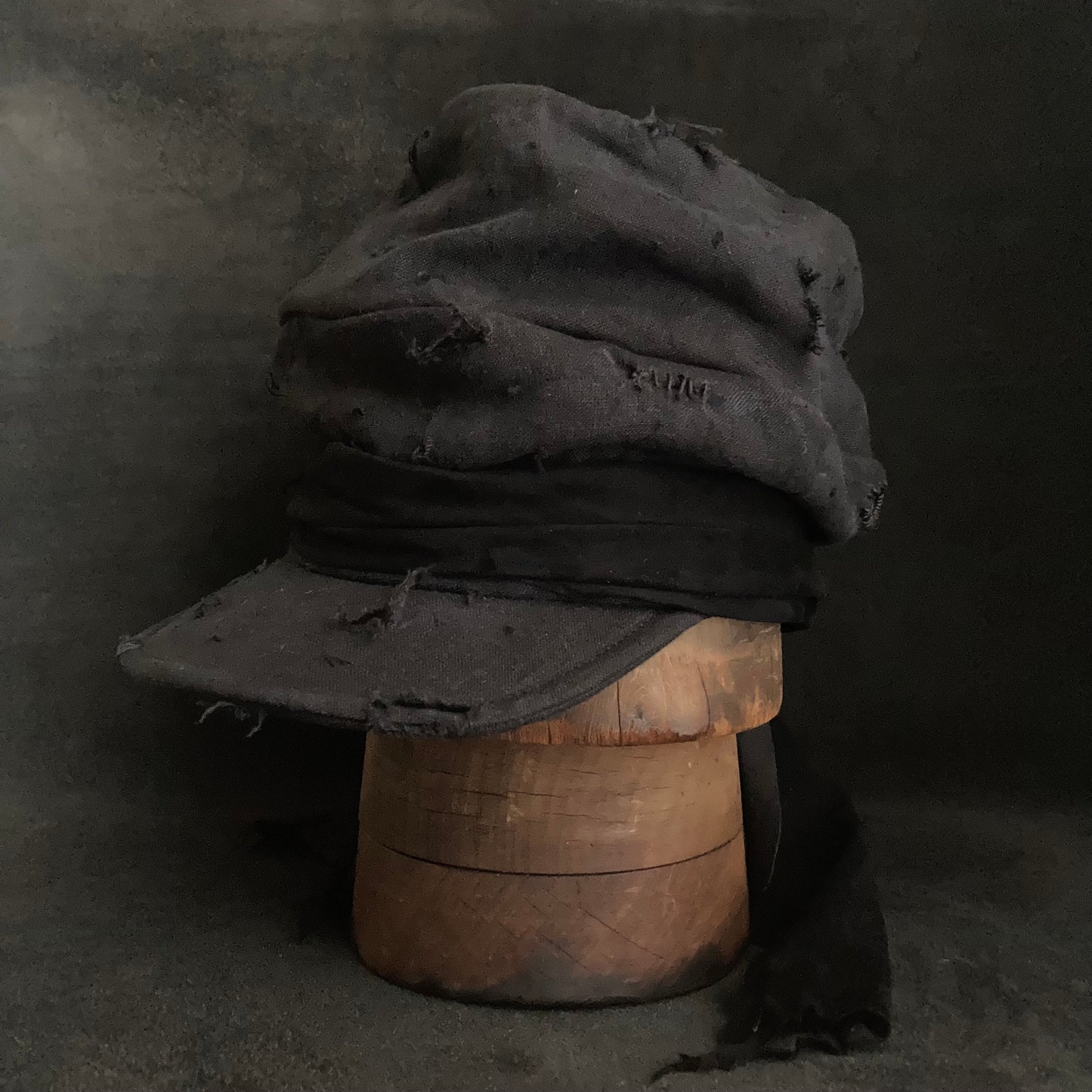 Black linen damage martial turn cap