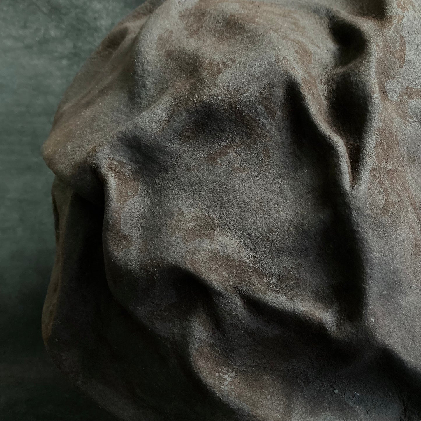 Wrinkled burnt rock beret