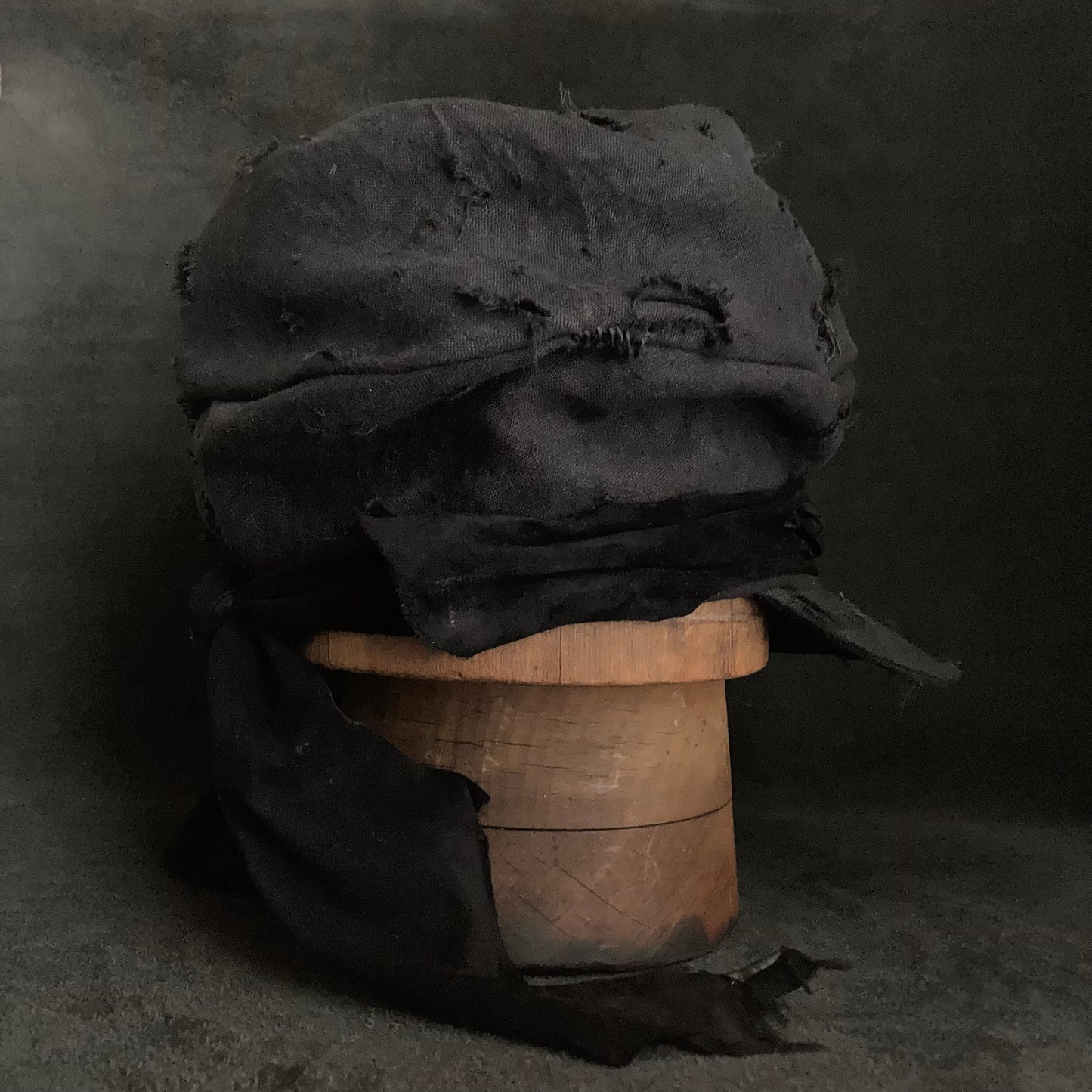 Black linen damage martial turn cap