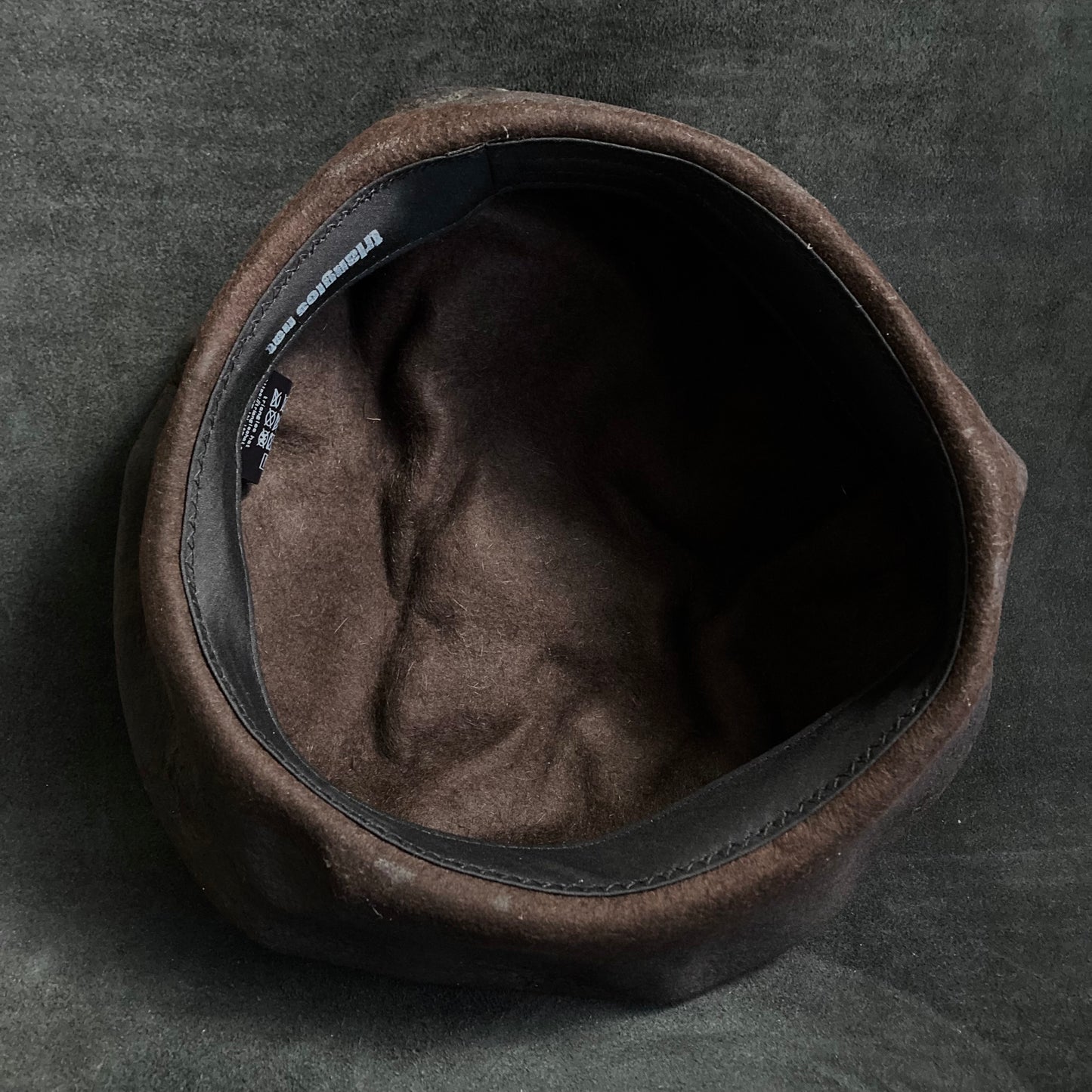 Wrinkled burnt rock beret