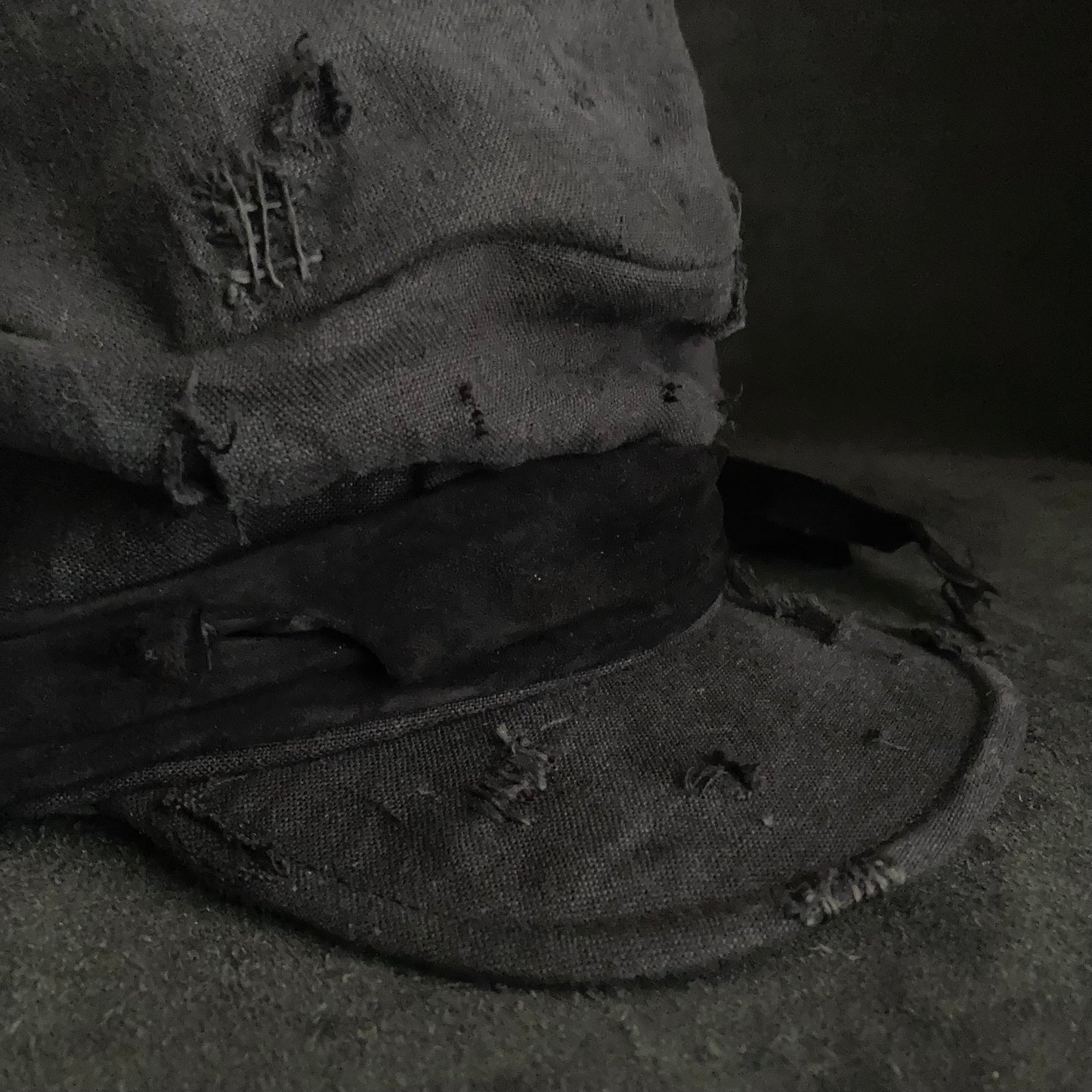 Black linen damage martial turn cap