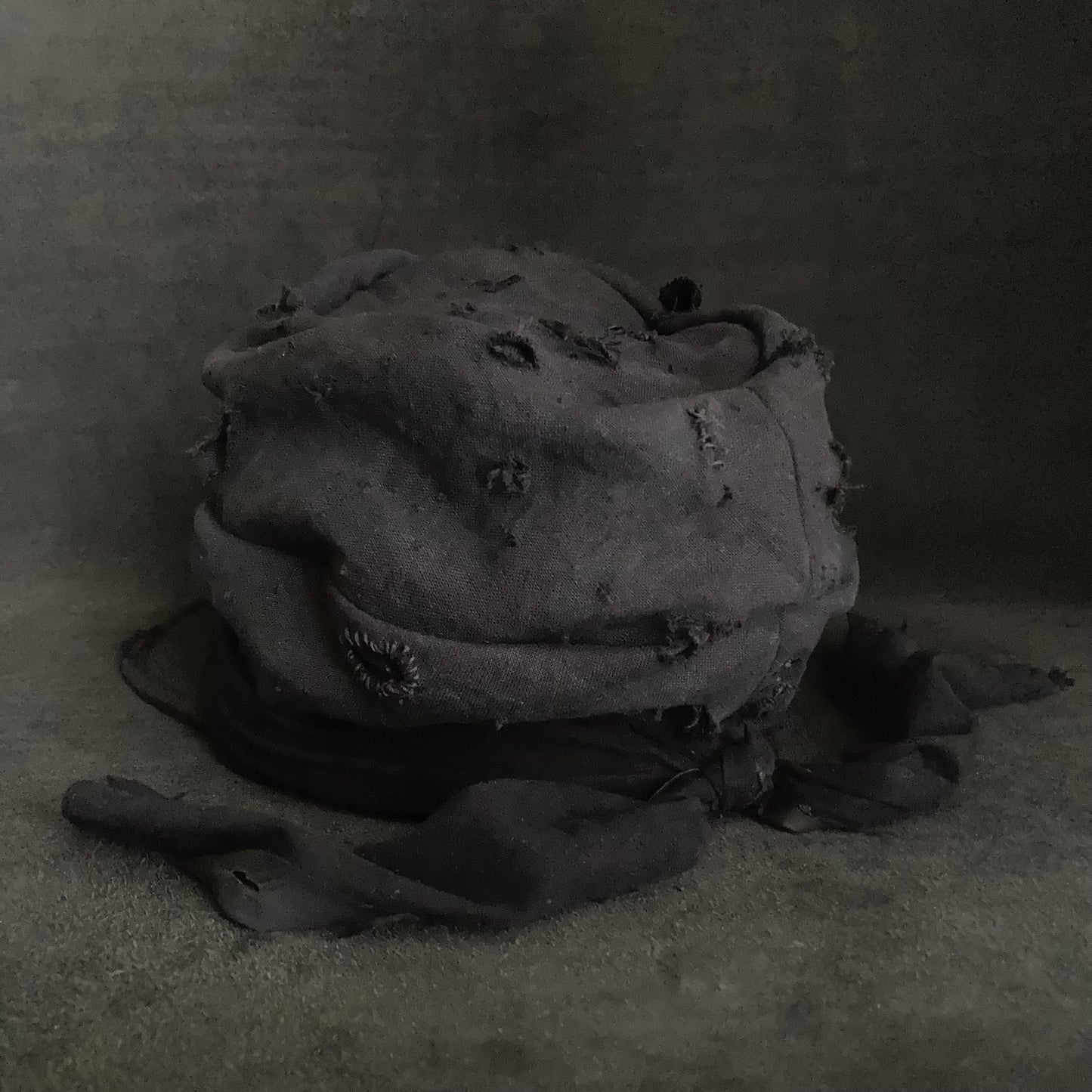 Black linen damage martial turn cap