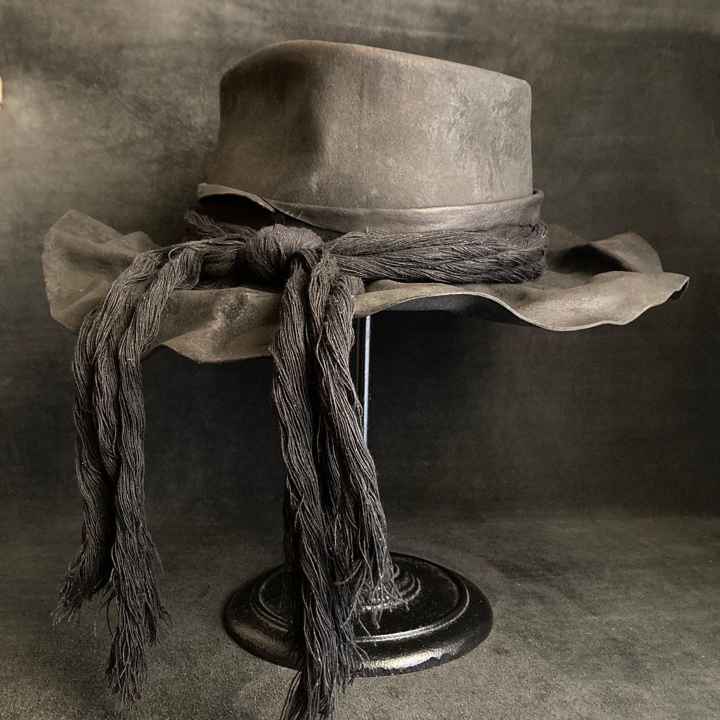 Charcoal wrinkle brim crush hat