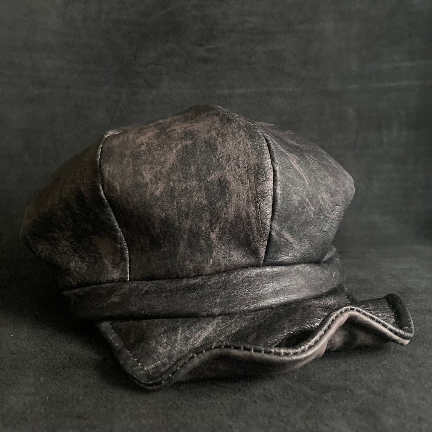 Rubbed deer  leather casquette