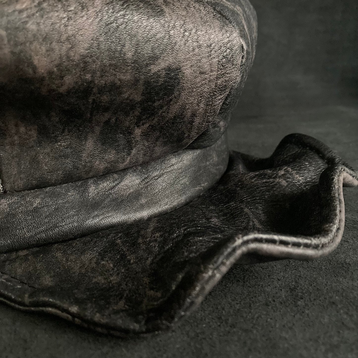 Rubbed deer  leather casquette