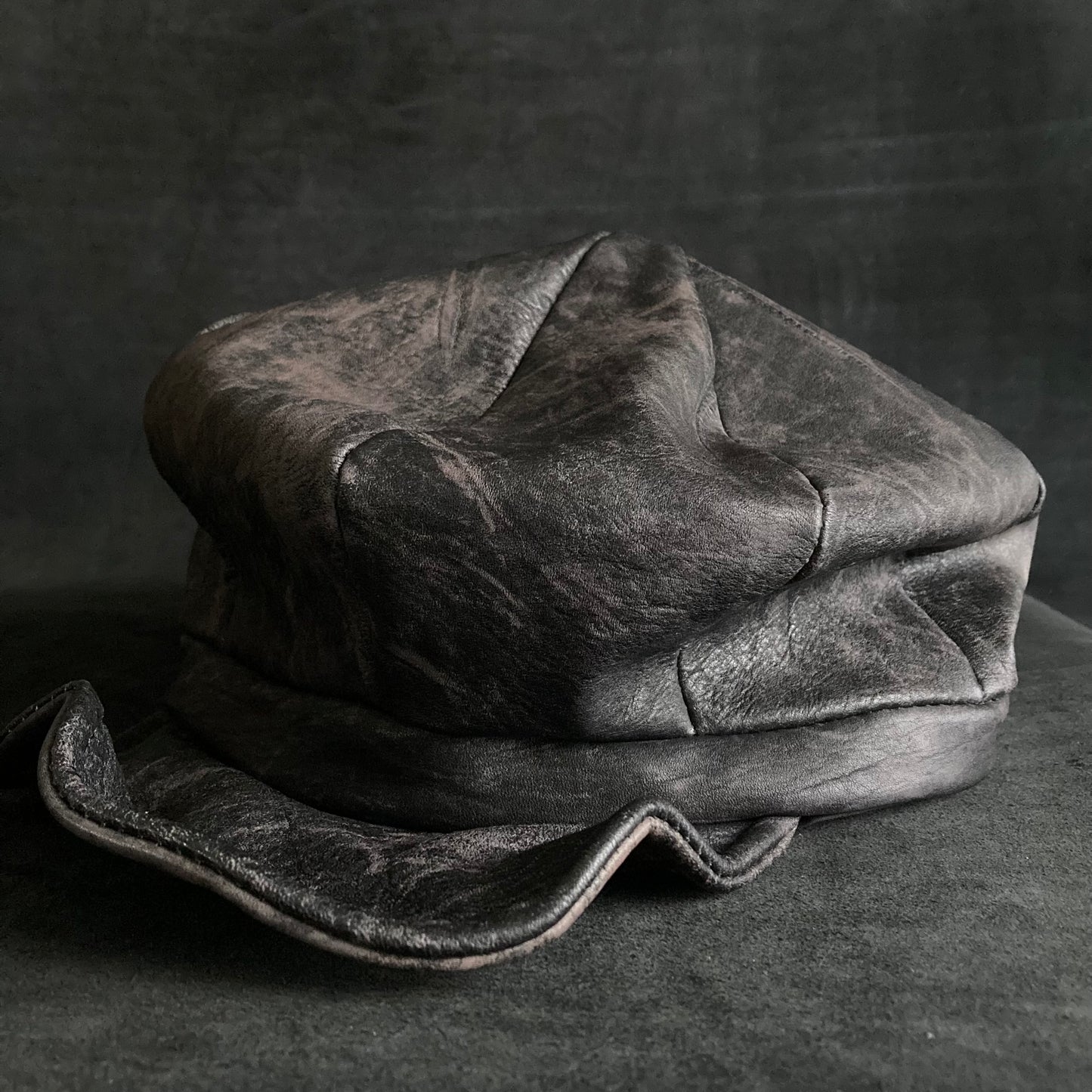 Rubbed deer  leather casquette