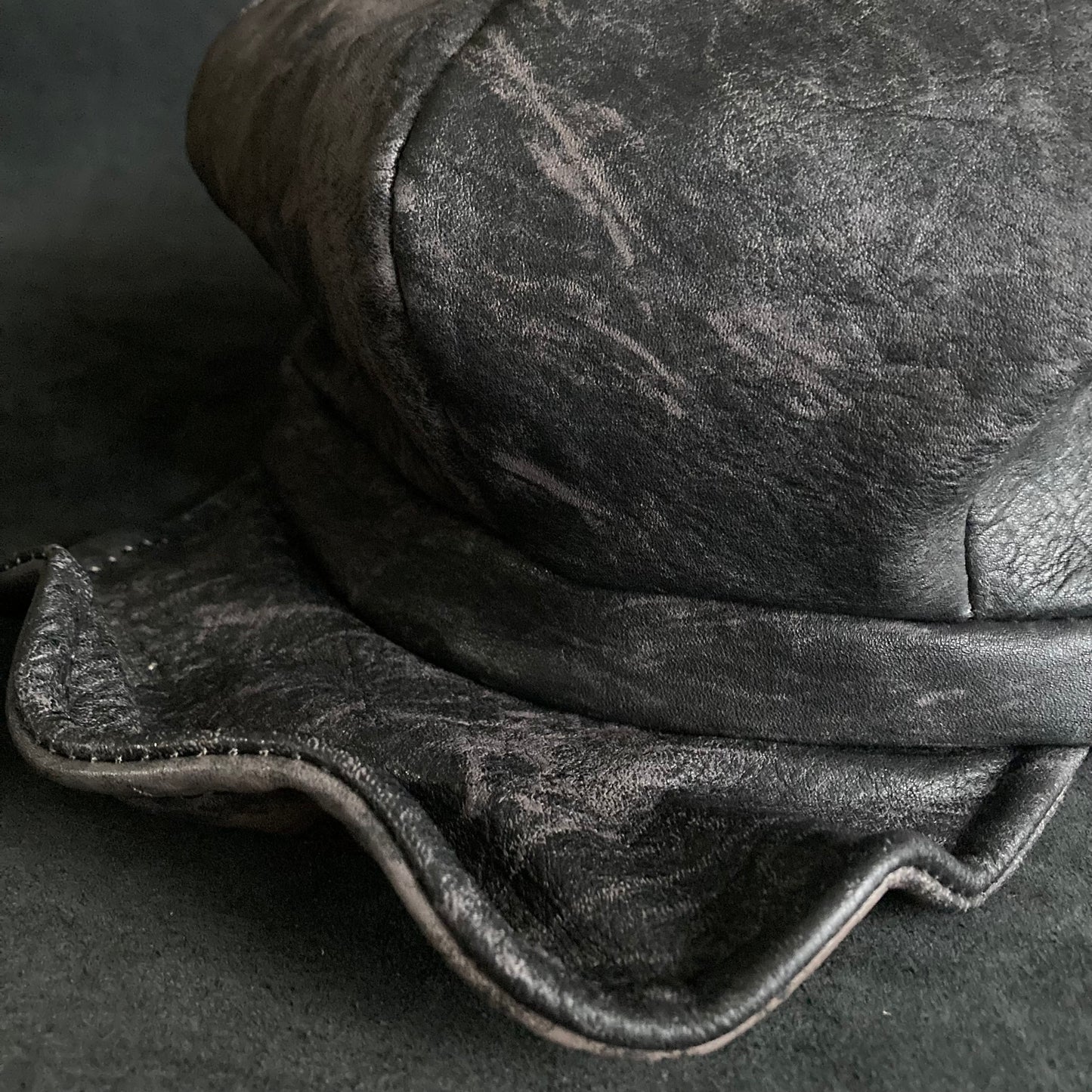 Rubbed deer  leather casquette