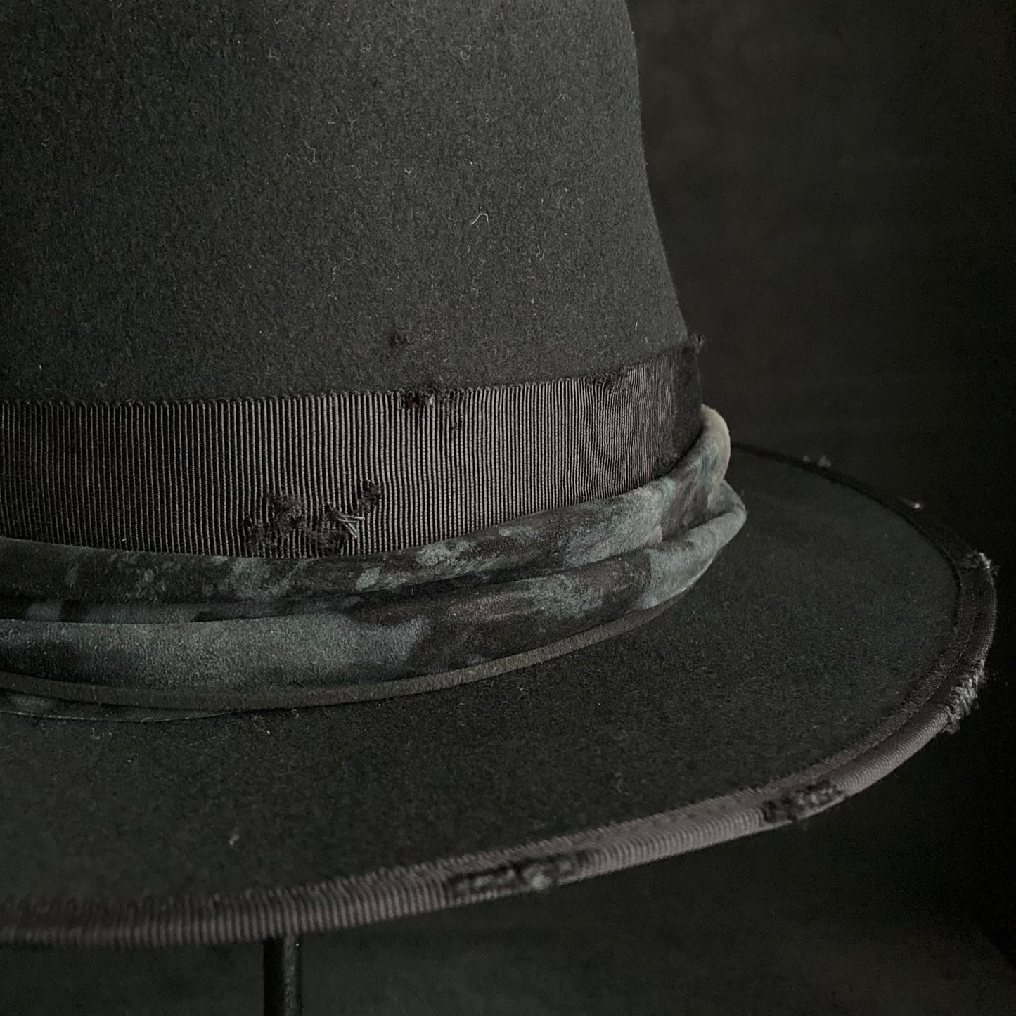 Muddy leather black fedora hat