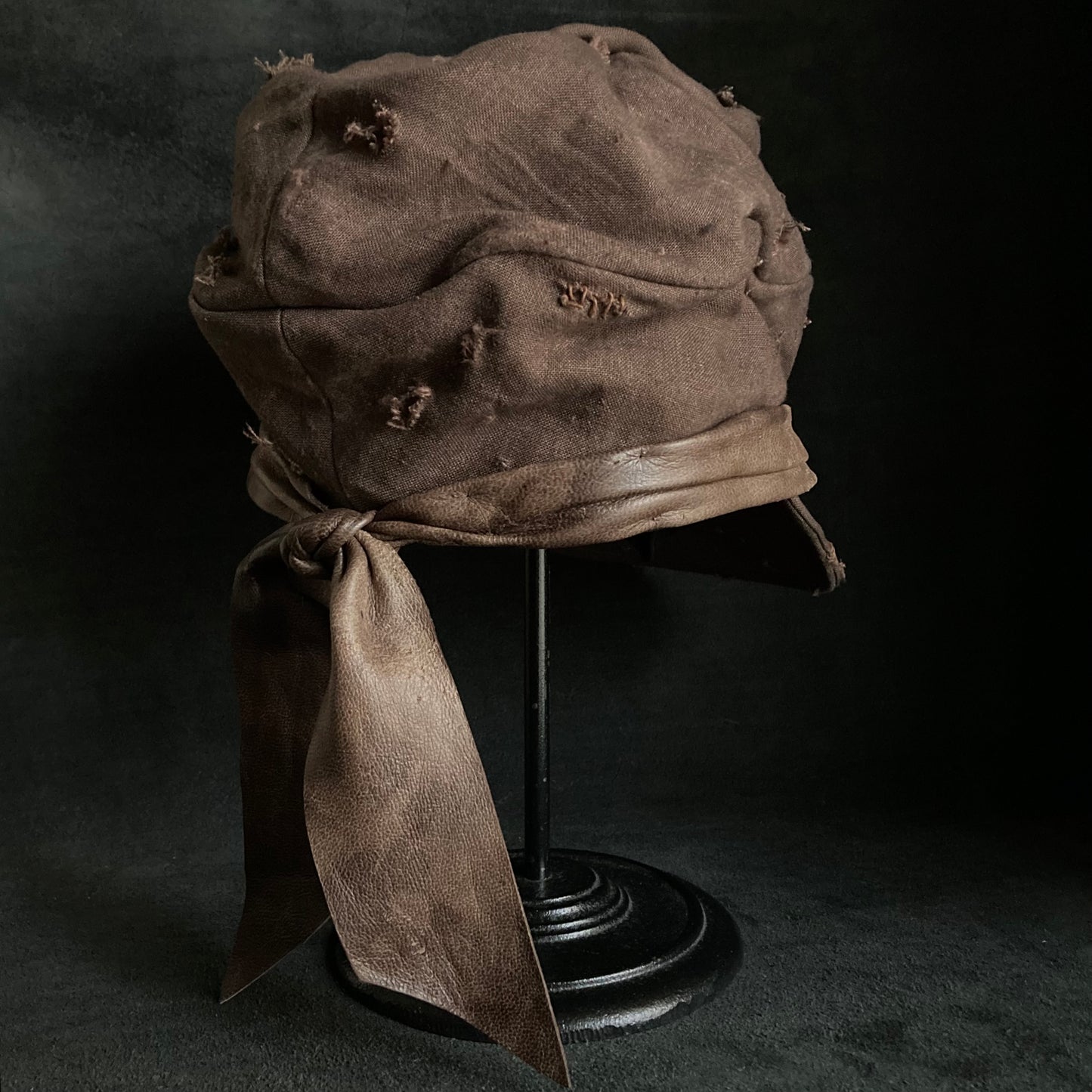 Brown linen damage martial turn cap (brim core)