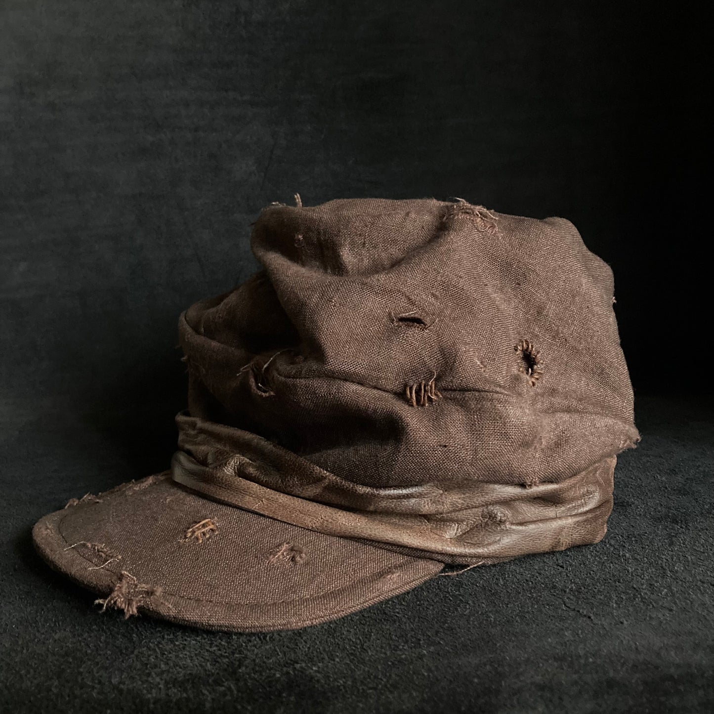 Brown linen damage martial turn cap (brim core)