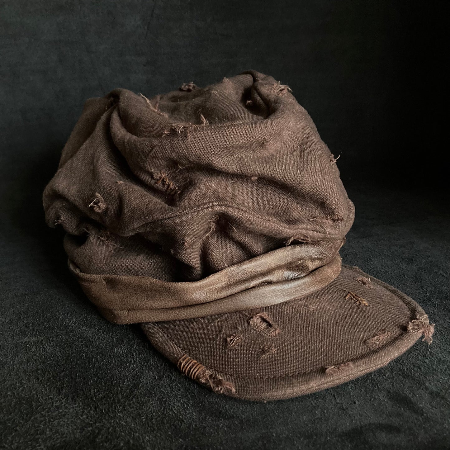 Brown linen damage martial turn cap (brim core)