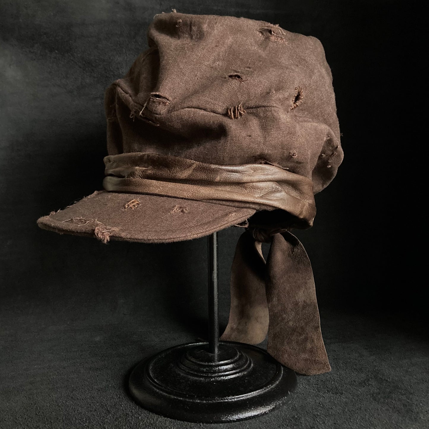 Brown linen damage martial turn cap (brim core)