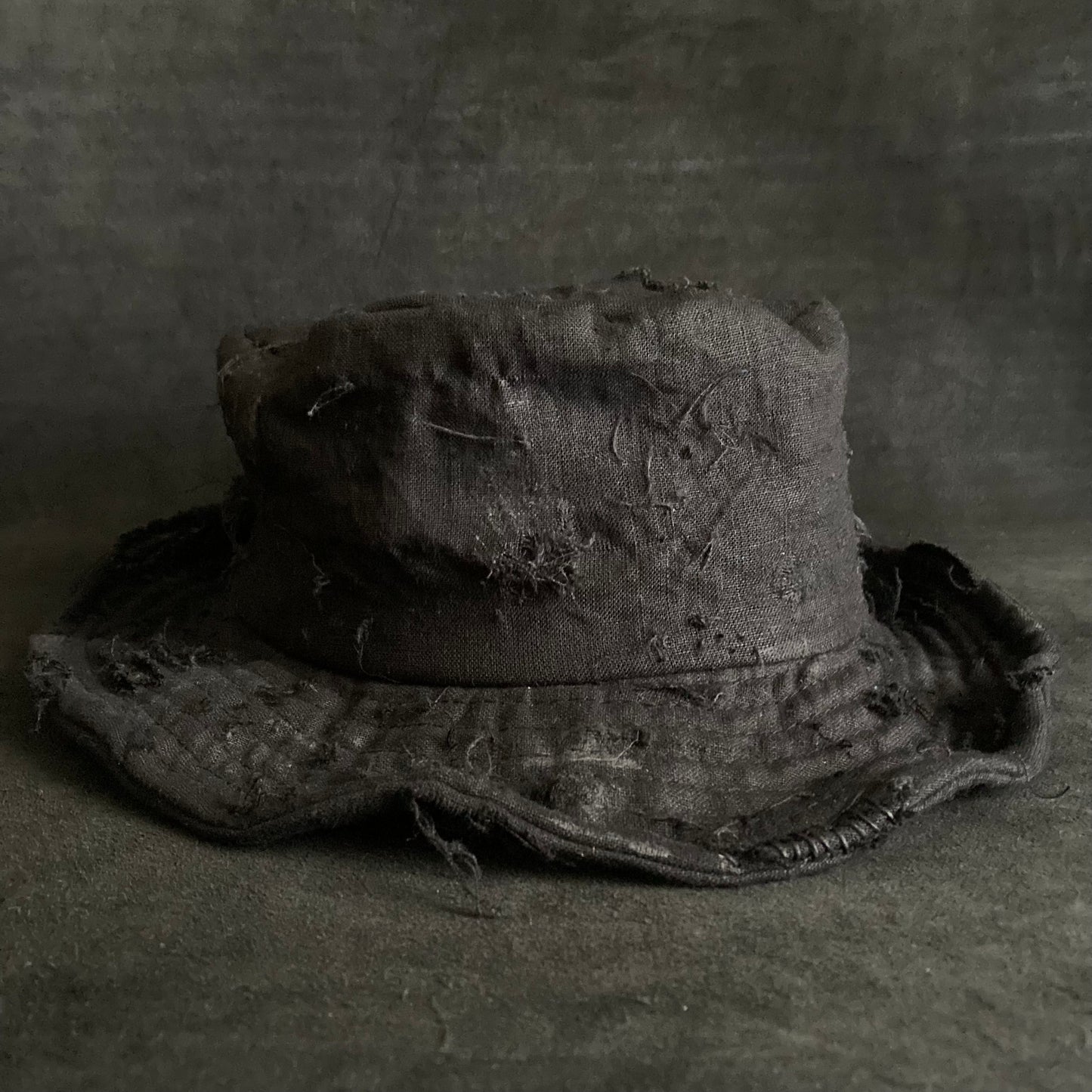 Black linen damage  bucket hat