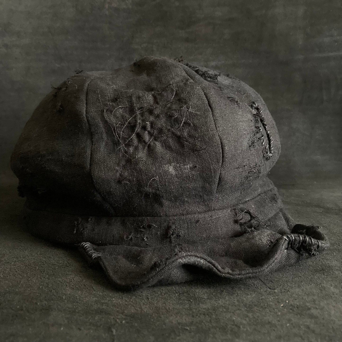 Black linen damage  casquette