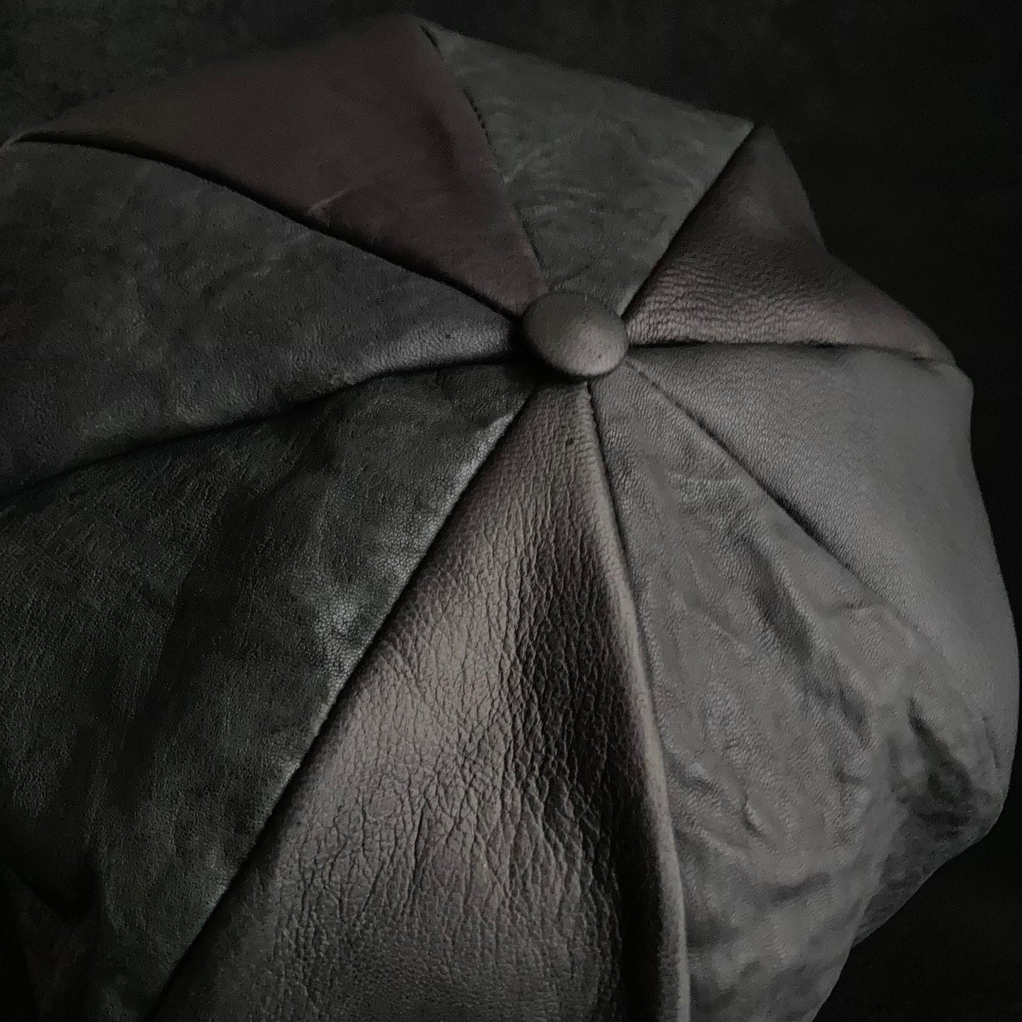 Big volume individual black leather casquette