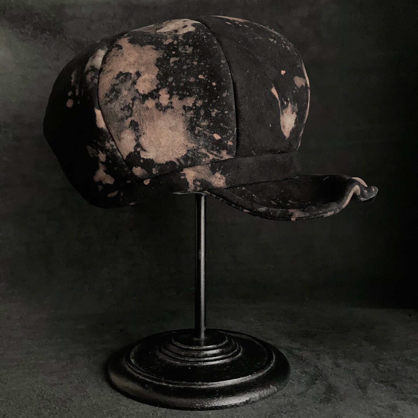 Horizon black leather casquette