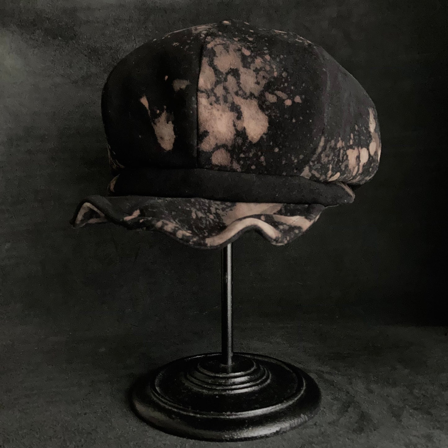 Horizon black leather casquette