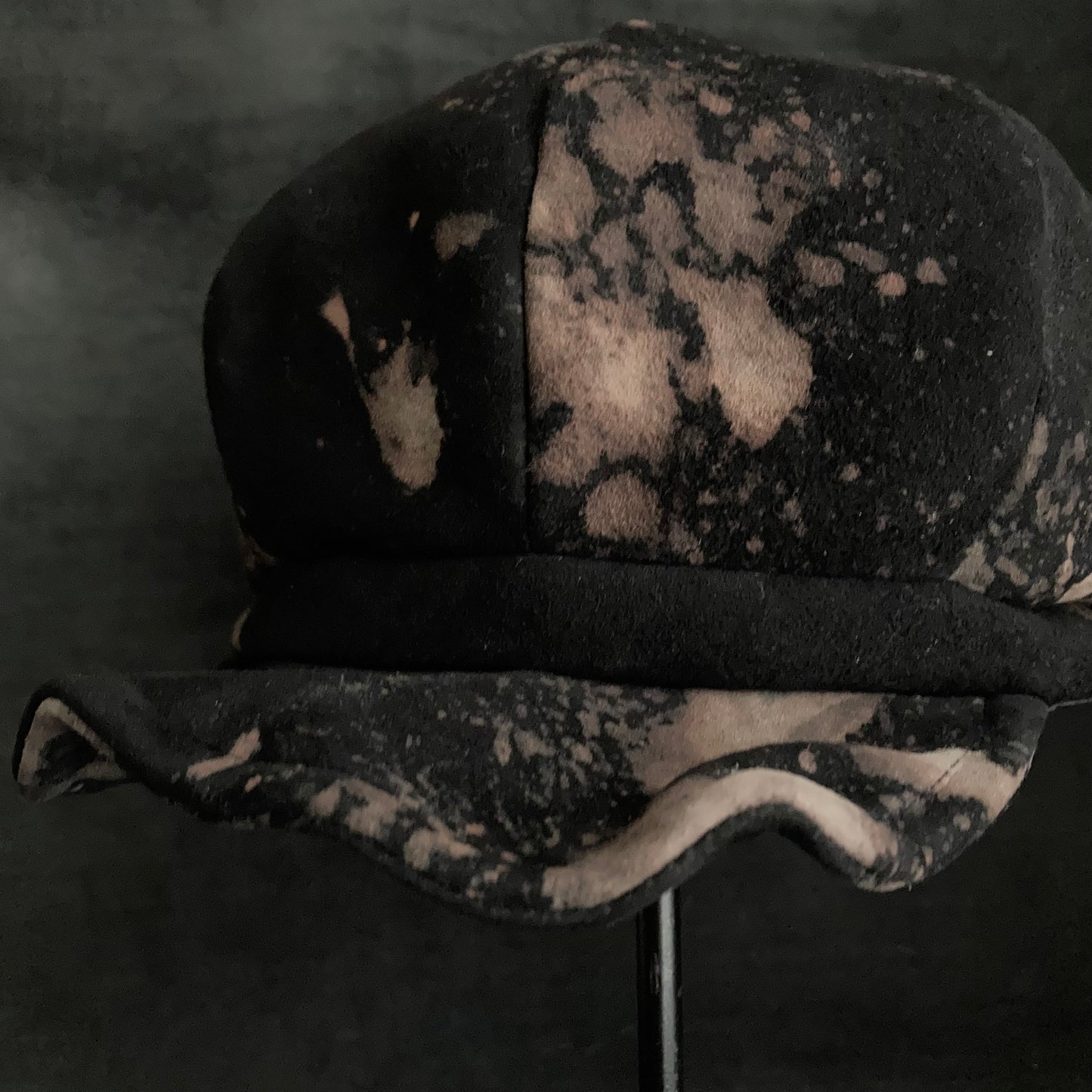 Horizon black leather casquette