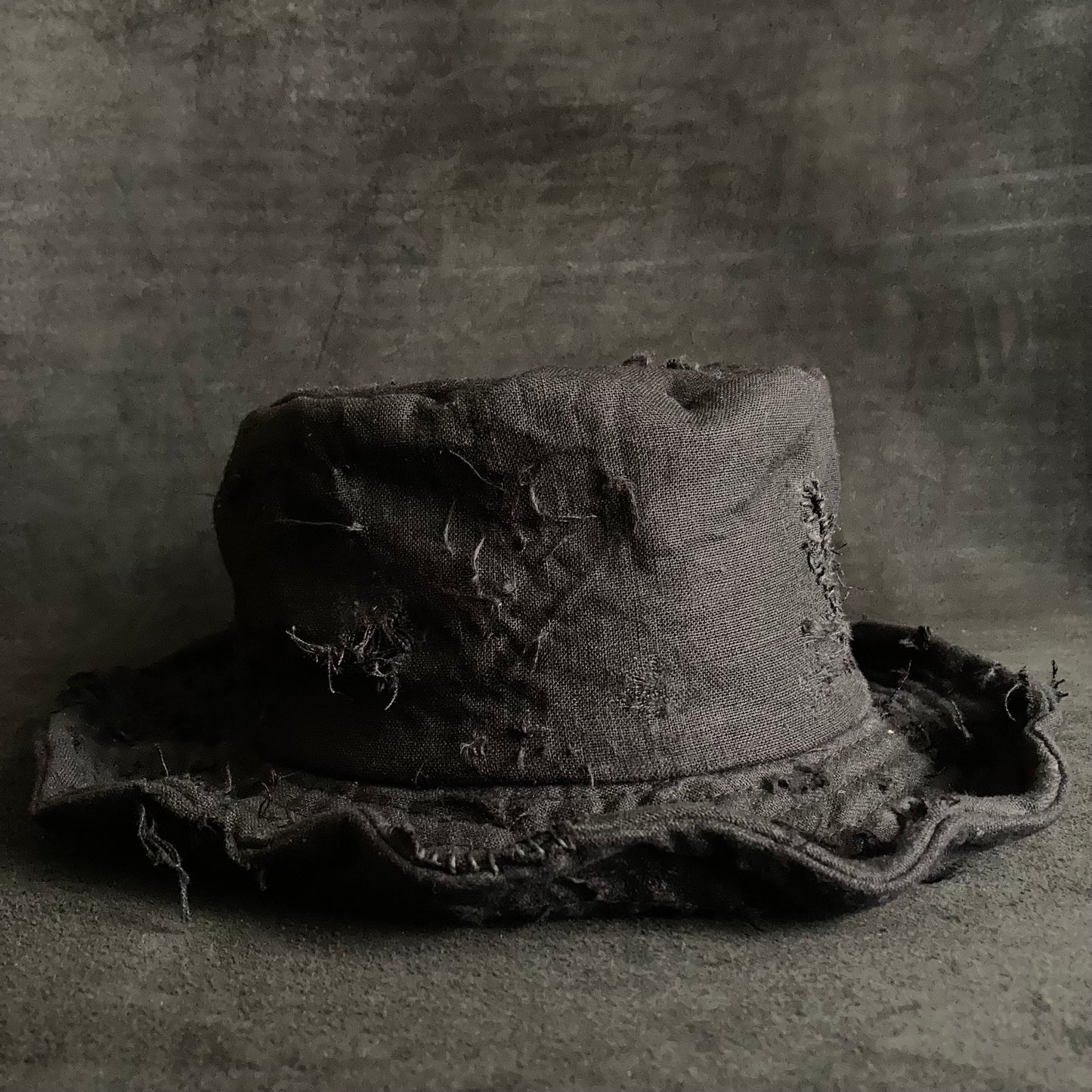 Black linen damage  bucket hat