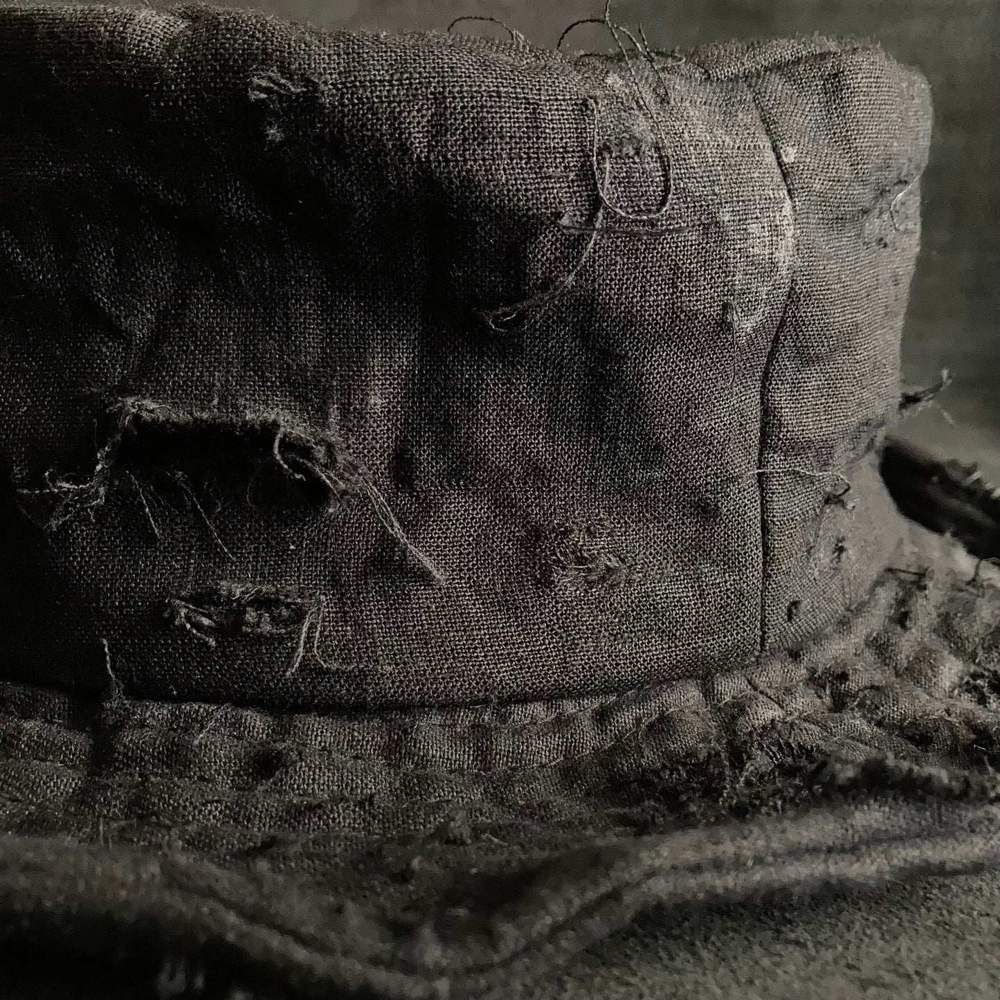 Black linen damage  bucket hat