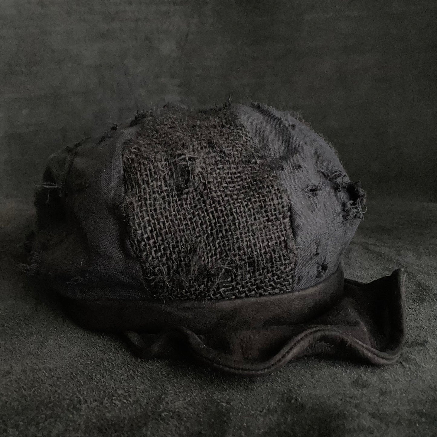 Black jute damage  casquette