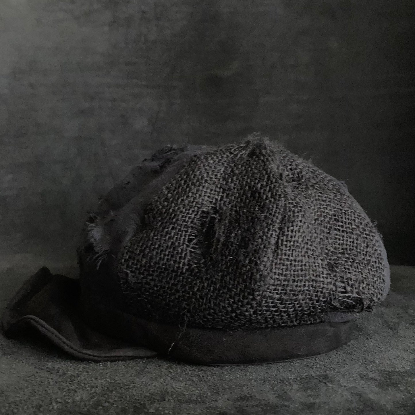 Black jute damage  casquette