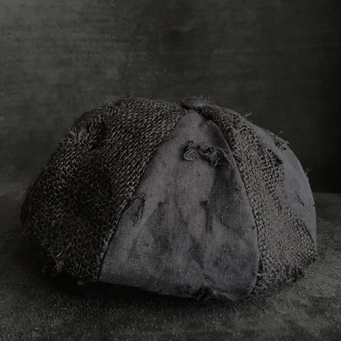 Black jute damage  casquette