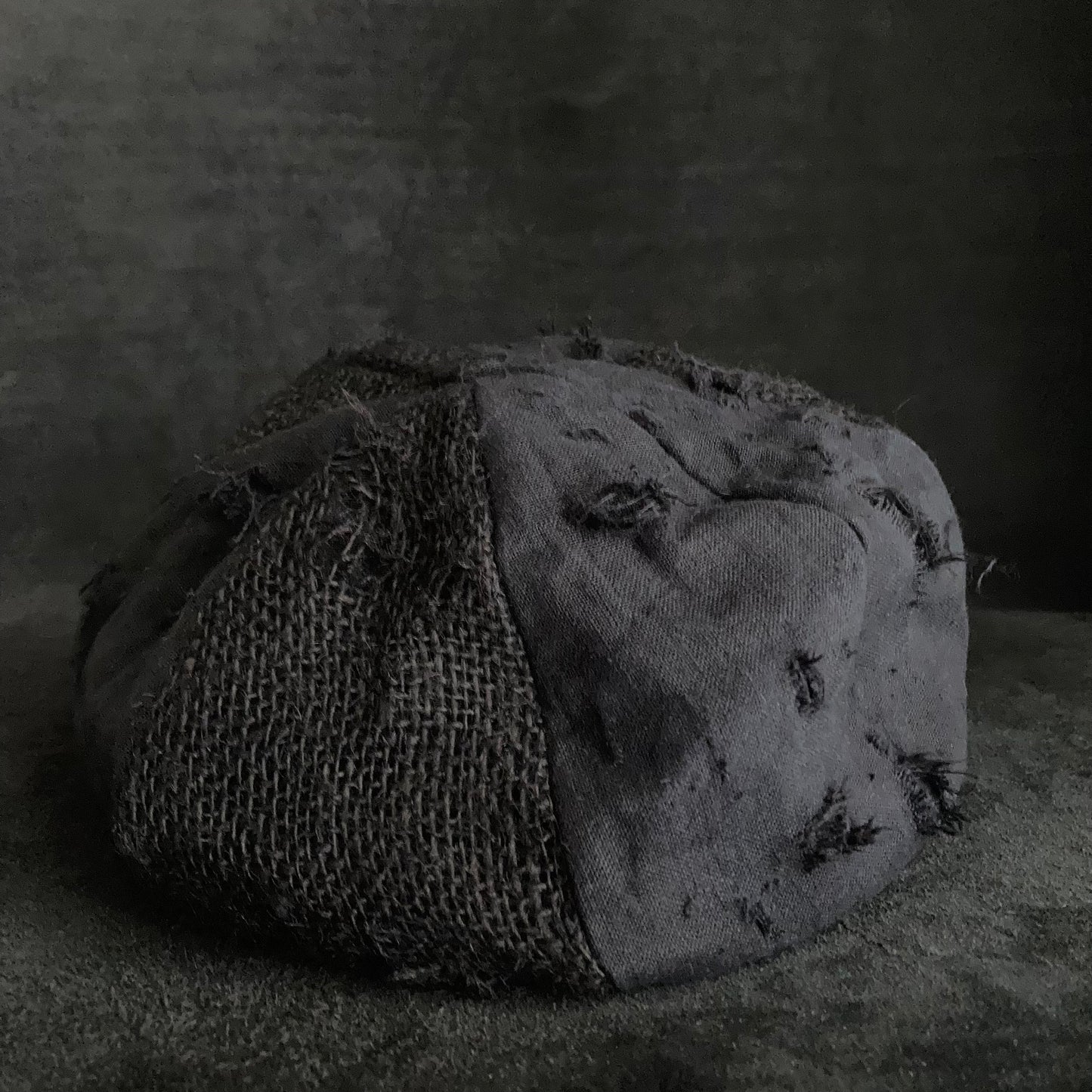Black jute damage  casquette