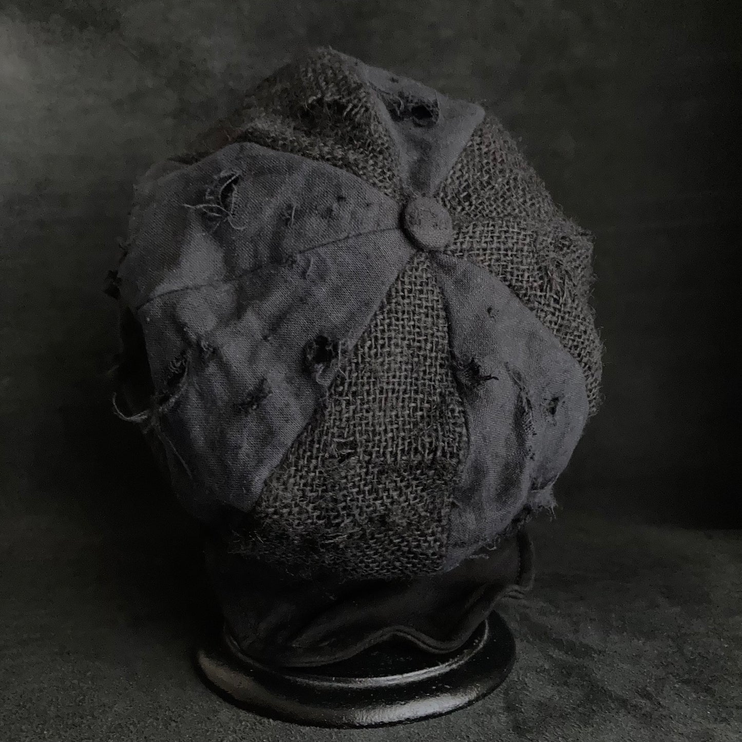 Black jute damage  casquette