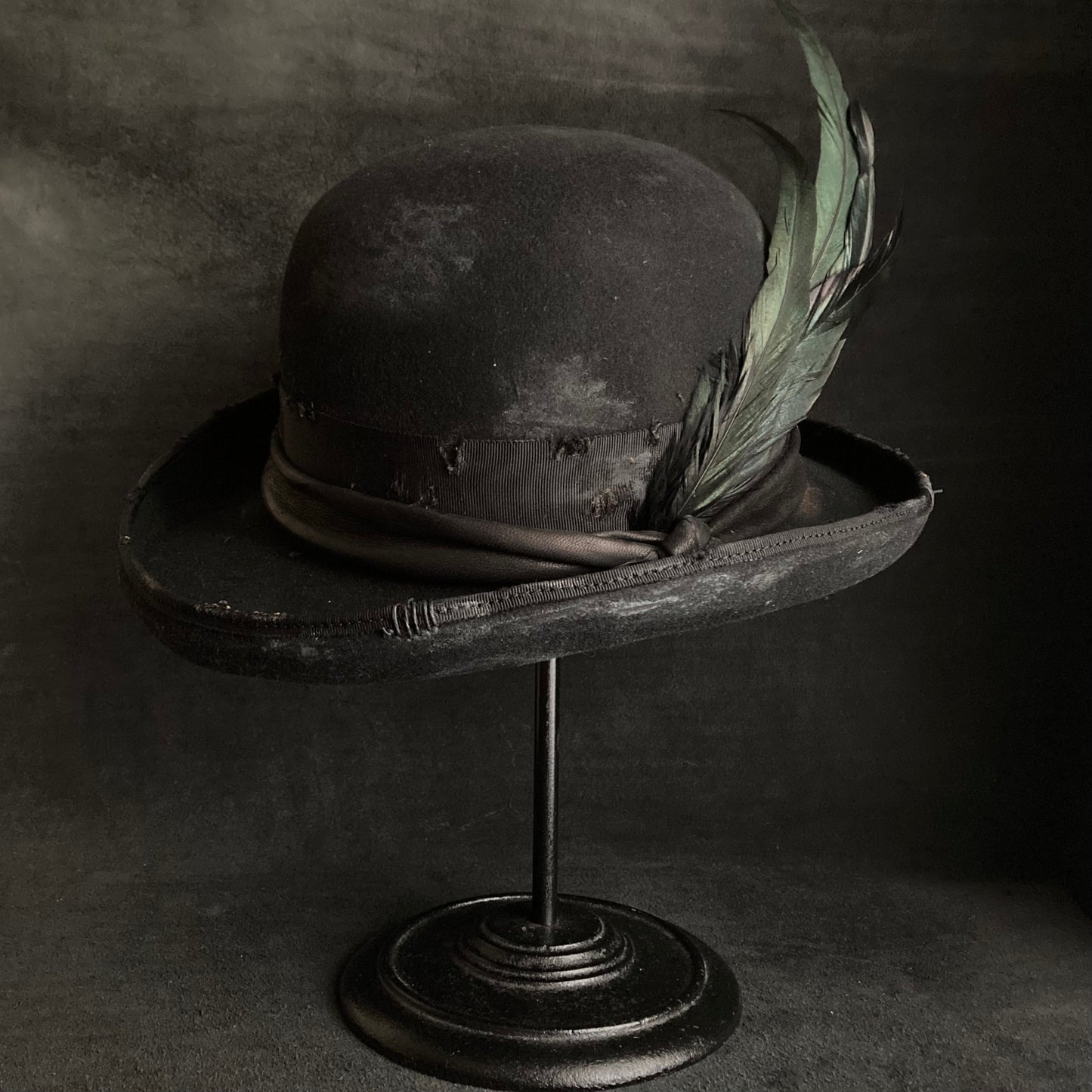 Dirt duel bowler hat