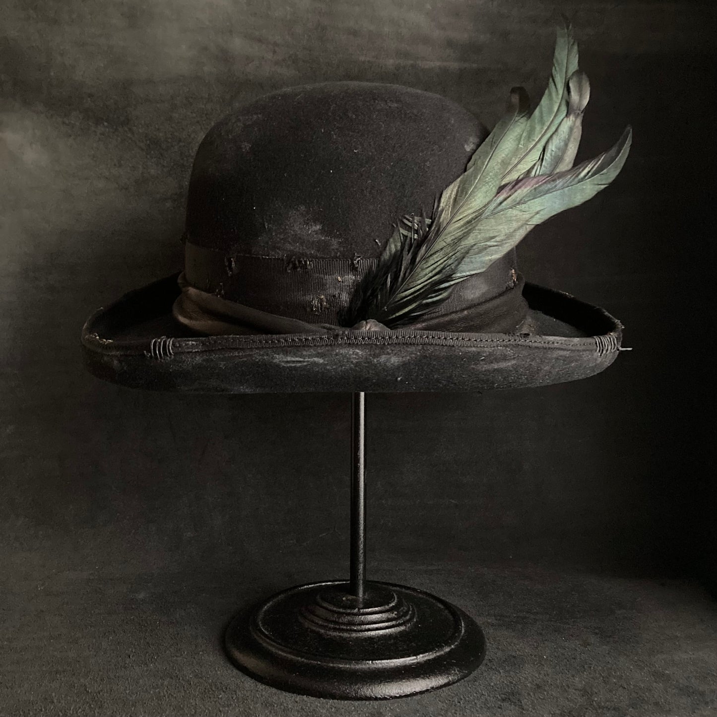 Dirt duel bowler hat